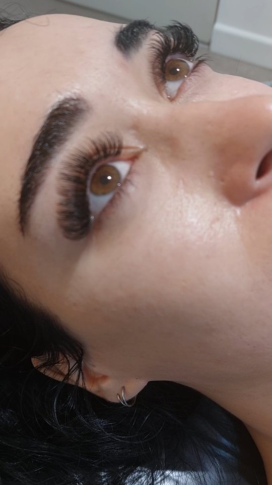 Hey lash lovers! ✨ Thinking about getting some extensions but not sure where to start? It's all about finding that perfect volume to really make your eyes pop! 🤩 There are so many styles out there, and the best ones are tailored to your unique eye shape. We can totally help you find a look that will have you feeling fierce! 💖 So, let's chat and get you those dream lashes you've been wanting. Your new favorite look is just an appointment away! 🗓️ #eyelashextensions #lashgoals #volumelashes #bristollashes #lashesinbristol