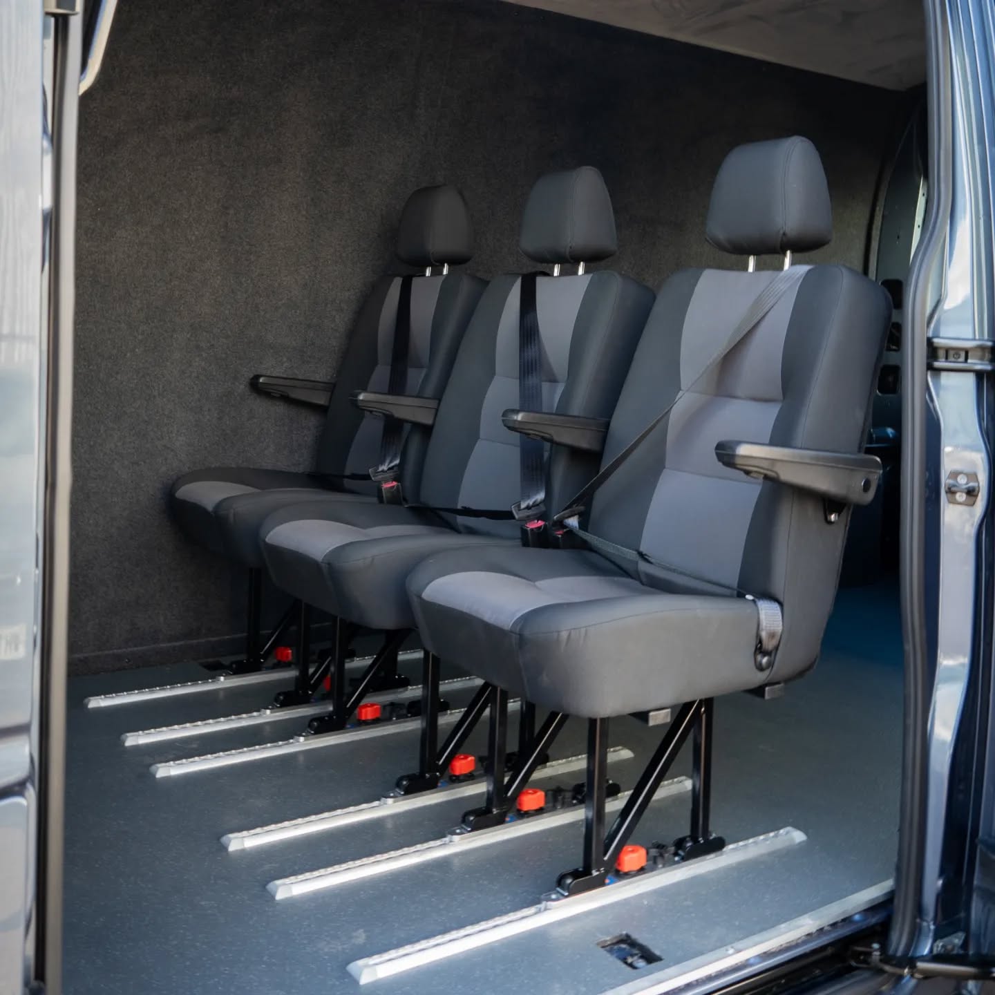 Renault Master L3H2 - Triple quick release Derwent seat installation, including windows & interior lining.
A great alternative to a factory double-cab when full load space length is still required.
#commercialvehicle #seating #vehicleconversion #van #vanuser #vanlife #renaultmaster #renault #campervan