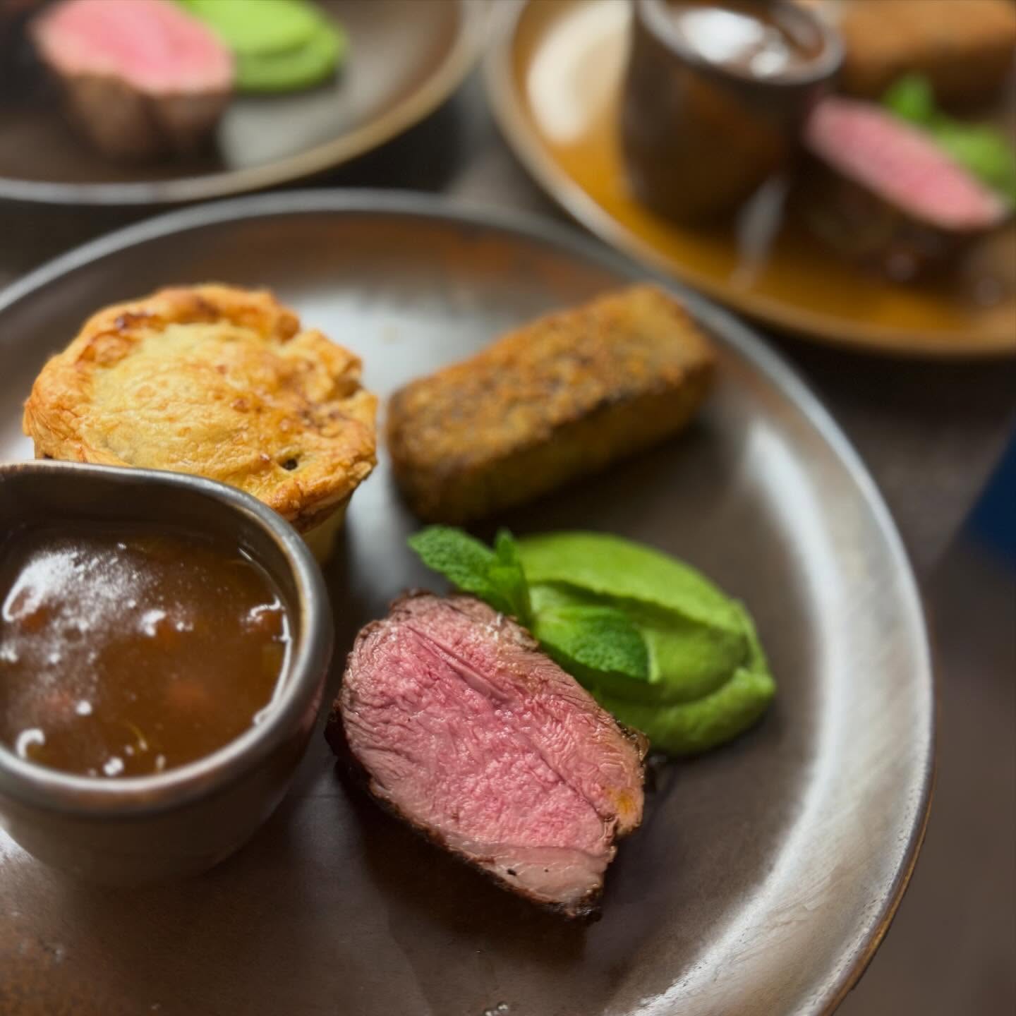It was a busy Easter weekend of private dining events all over Essex last week. 🐣
Our seasonal 3 course spring menu was in full swing with our celebration of English lamb being the star of the show. 🐑
We are now fully booked until August for private dining events but will still have spaces available for our @liquoriceessex wine dinner on Wednesday 3rd June and our wine dinner @newhallwines with @essexwineman on Saturday 11th July. Menus will be released in the next week or so. 🍷