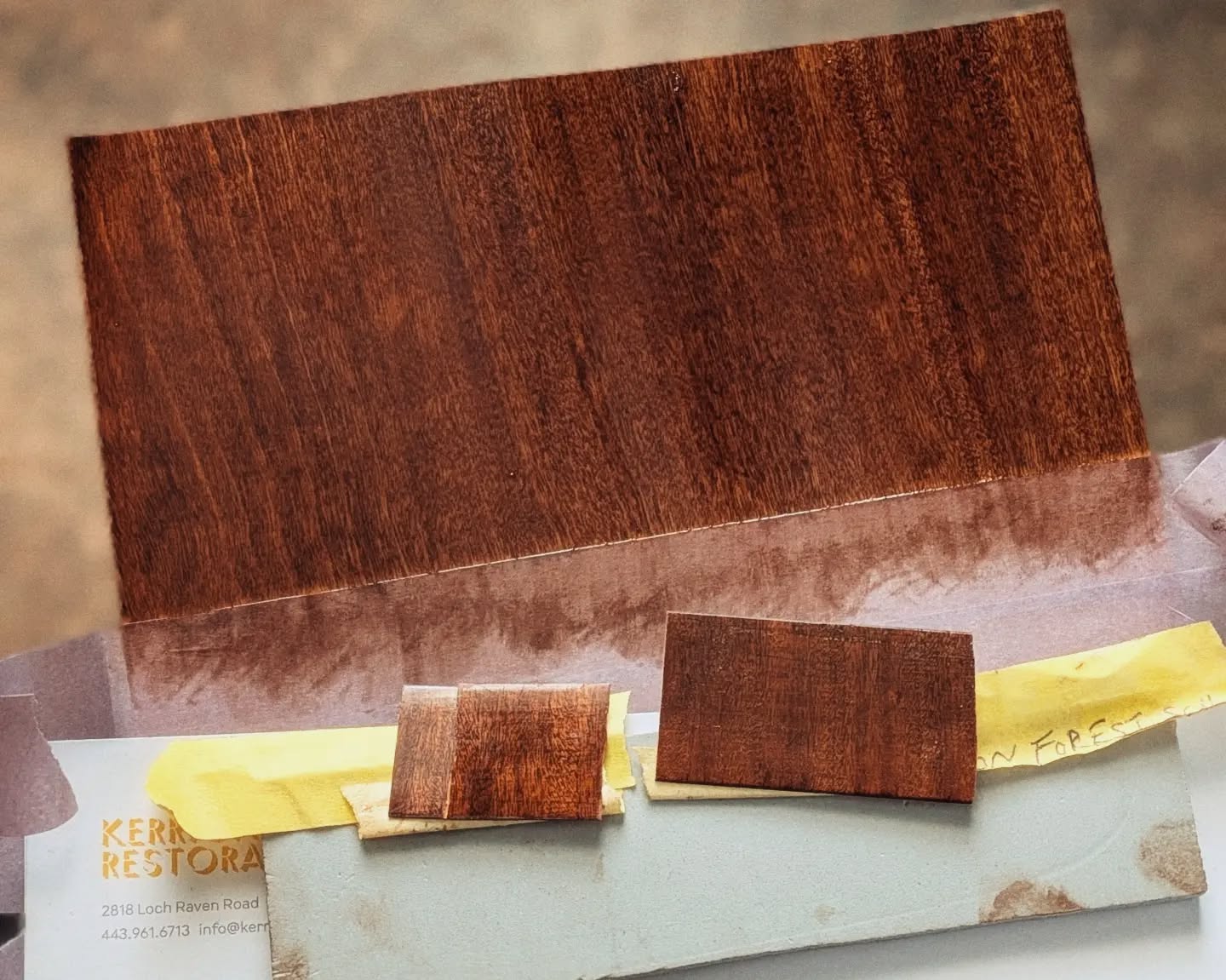 Color matching some satinwood veneer for another restorer. The grain isn't a bad match either.
#funiturerestoration #furnirurerestorer #satinwoodveneer #colormatching #restoredinbaltimore