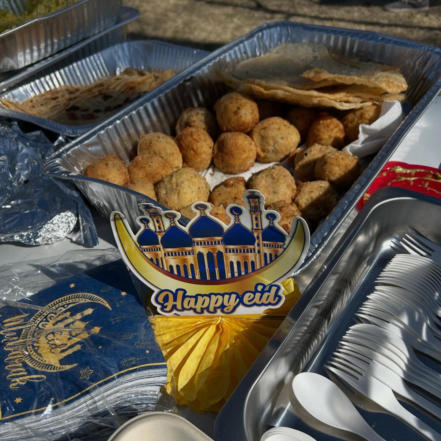 Eid Mubarak, Happy Easter, and Happy Spring from the Village! đđ°đˇđź