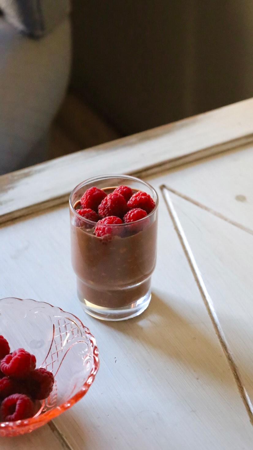 Feeling inspired by the delicious berry and cacao breakfasts @itsashleighcamilla_ has been posting lately 🫶
Who doesn’t love a raspberry & chocolate overnight oats.
#healthybreakfastideas #veganerezepte #gesunderezepte