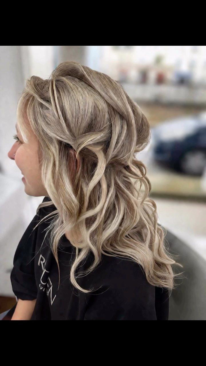 The biggest congratulations to our gorgeous couple 🙌🏼🧡🙌🏼 what an honour to be a part of your day x x do… by Alex @thewrinch 🫶🏼 #weddingday #hair#weddinghair #gorgeousday☀️ #happycouple❤️