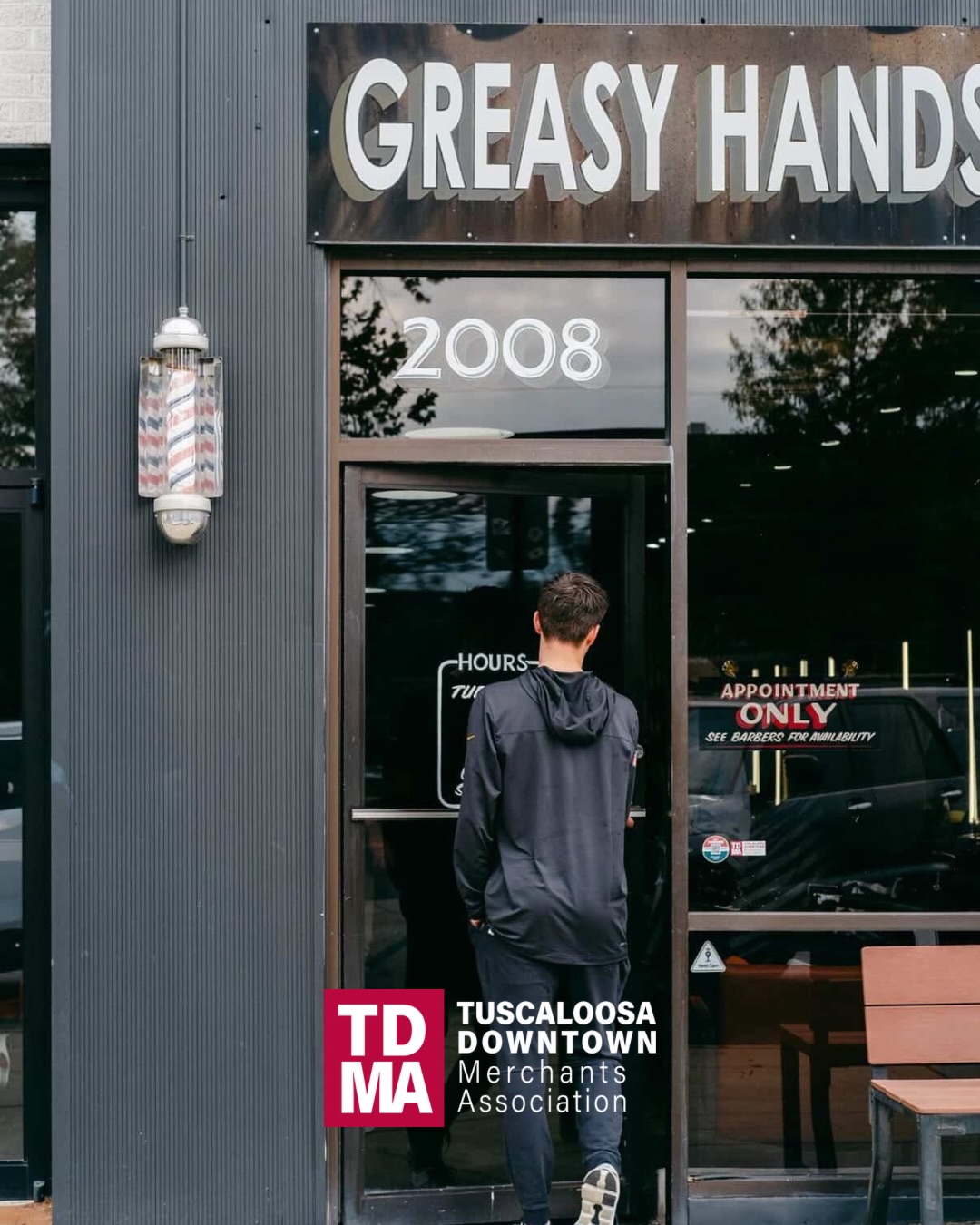 💈Wellness Wednesday Spotlight: Greasy Hands Barbershop💈
Greasy Hands Barbershop is a relaxed and modern shop for all things trims, cuts, and shaves! They aim to create a space where people feel welcome & deliver detailed haircuts for every individual.
🎉Did you know? April is Greasy Hands 8 year anniversary!
✂️ @greasyhandstuscaloosa
📍 2008 8th St