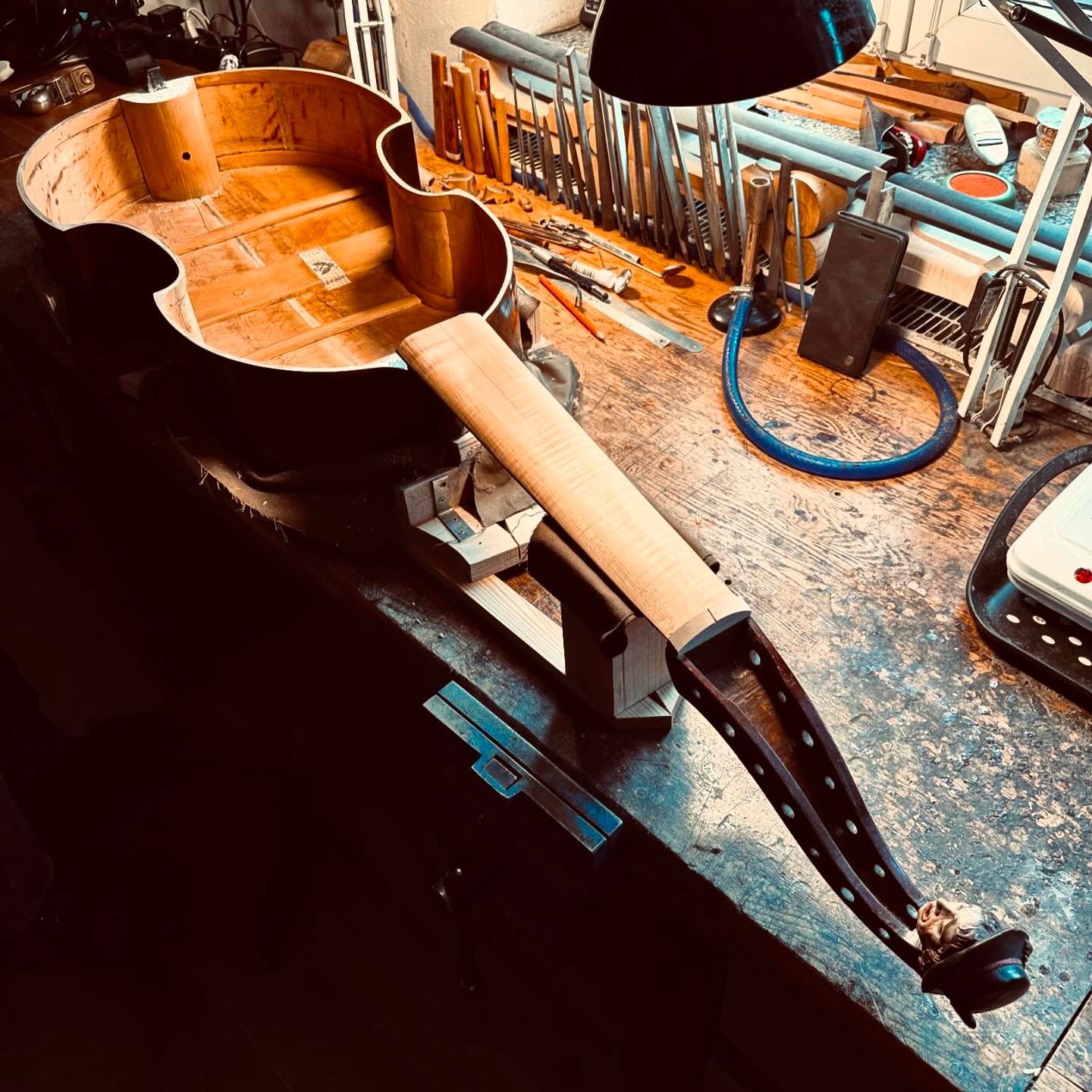 Where the beauty of the past meets the craftsmanship of the present. We’re breathing new life into this vintage viola da gamba. Stay tuned!
#berndhiller&son #restoration #vintagetreasures #violadagamba