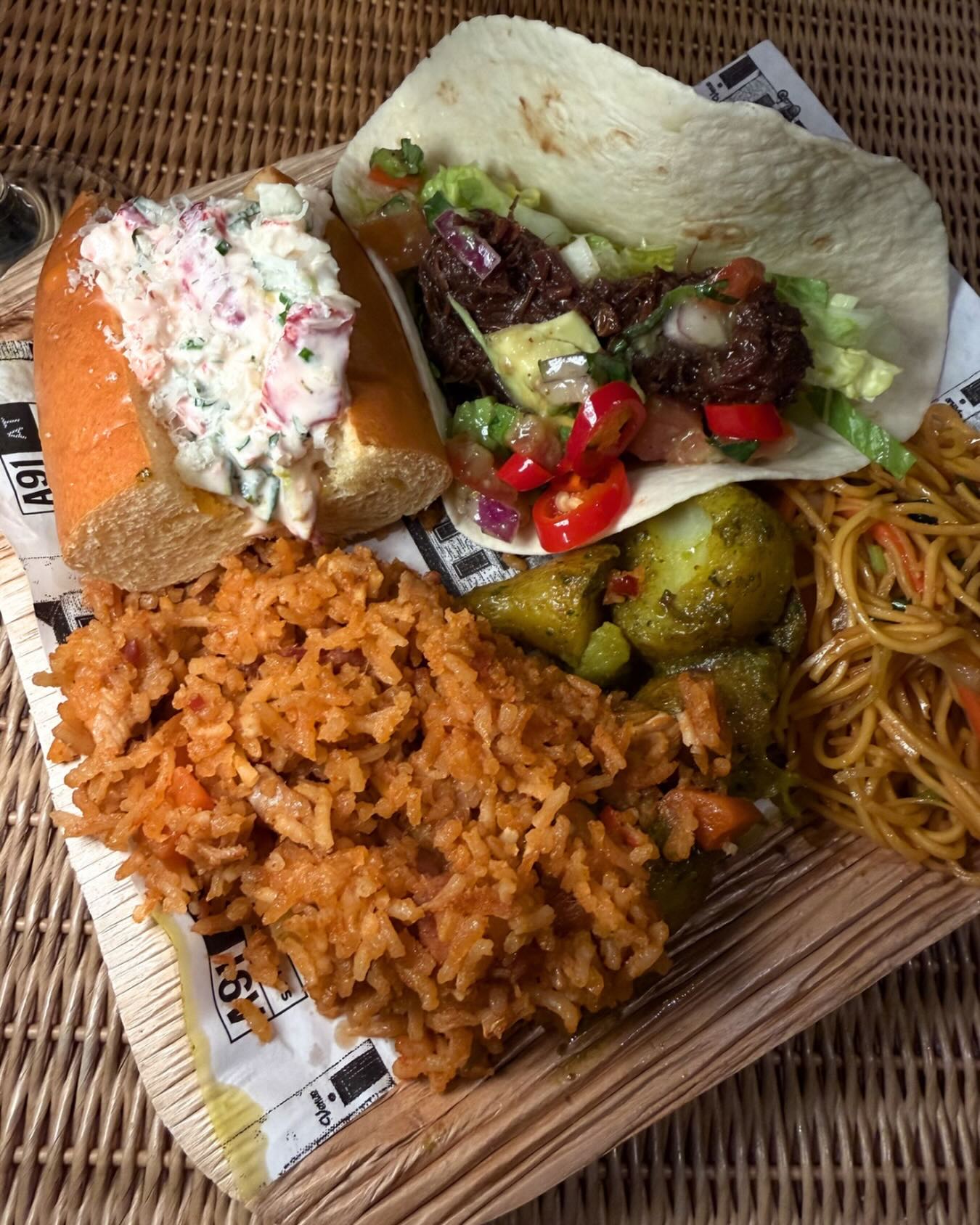 Around the globe, all in one menu 🌍🔥
From our famous lobster roll to pulled beef tacos, Korean Asian noodles, nasi goreng rice & our curried potato salad 🤤
#a91streetfood #foodtruck #eventcatering #catering #cateringservice