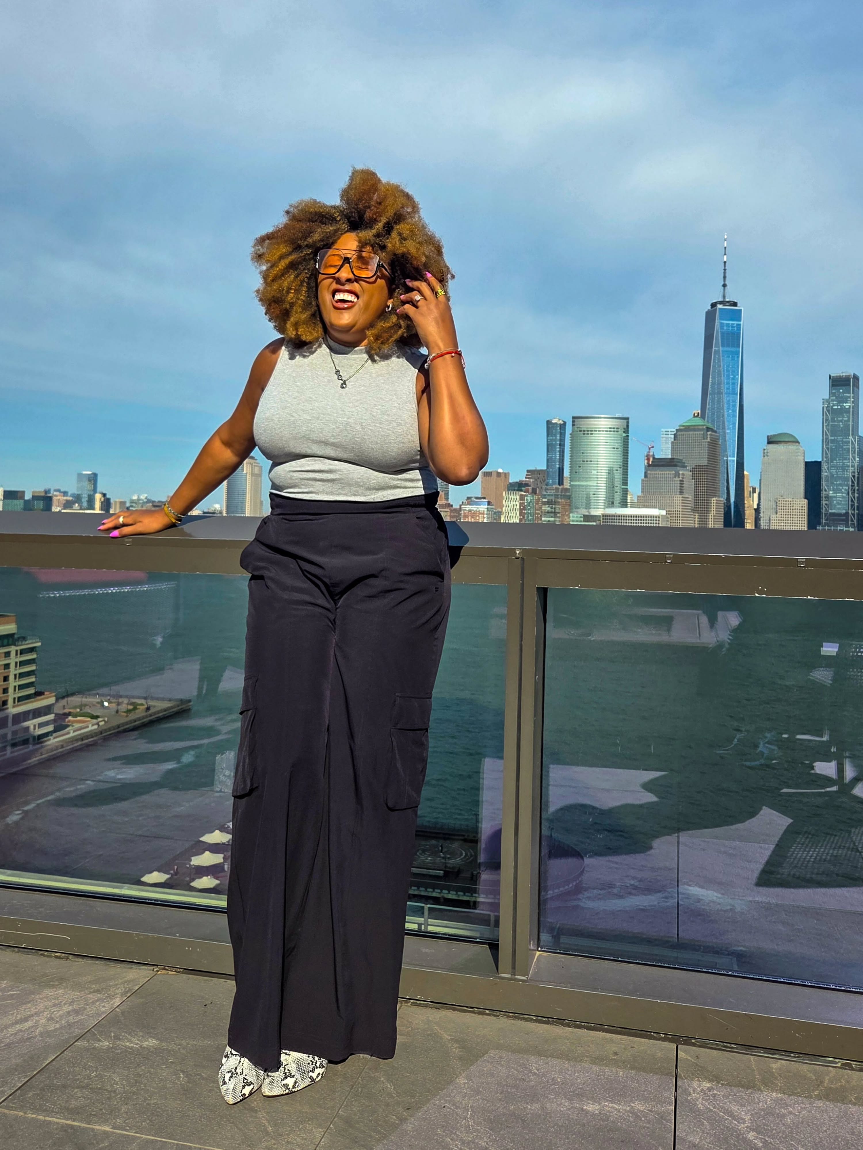 Sunkissed ☀️💋
#jerseyliving #jerseycity #tallgirlfashion #njrooftop