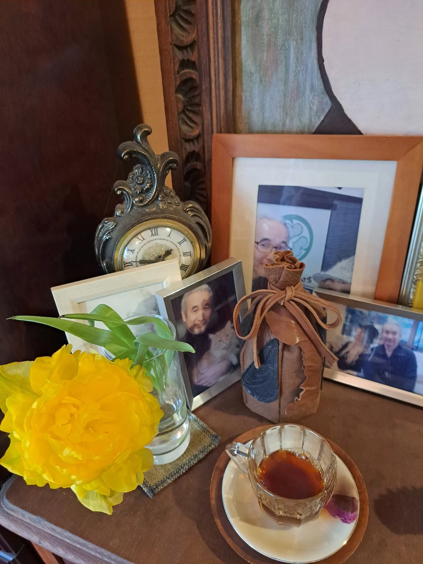 March, 2026💐Flowers for My Hubby
The first half of March was bit cold for me. But flowers were getting colorful and the 2nd half was more like "Sprig has come!".
Can you believe the 1st yellow flower was a tulip, blooming like crazy?😆
The fresher flower stayed pretty even in 2nd week. It was gorgeous 2 of them together❤️
✒️
2026年3月、ハビーへの花💐
3月の前半は私にはまだまだ寒い日続き。 花は彩り良くなった後半は、もう「春が来た!」感。
最初の黄色い花は咲き乱れたチューリップって信じら