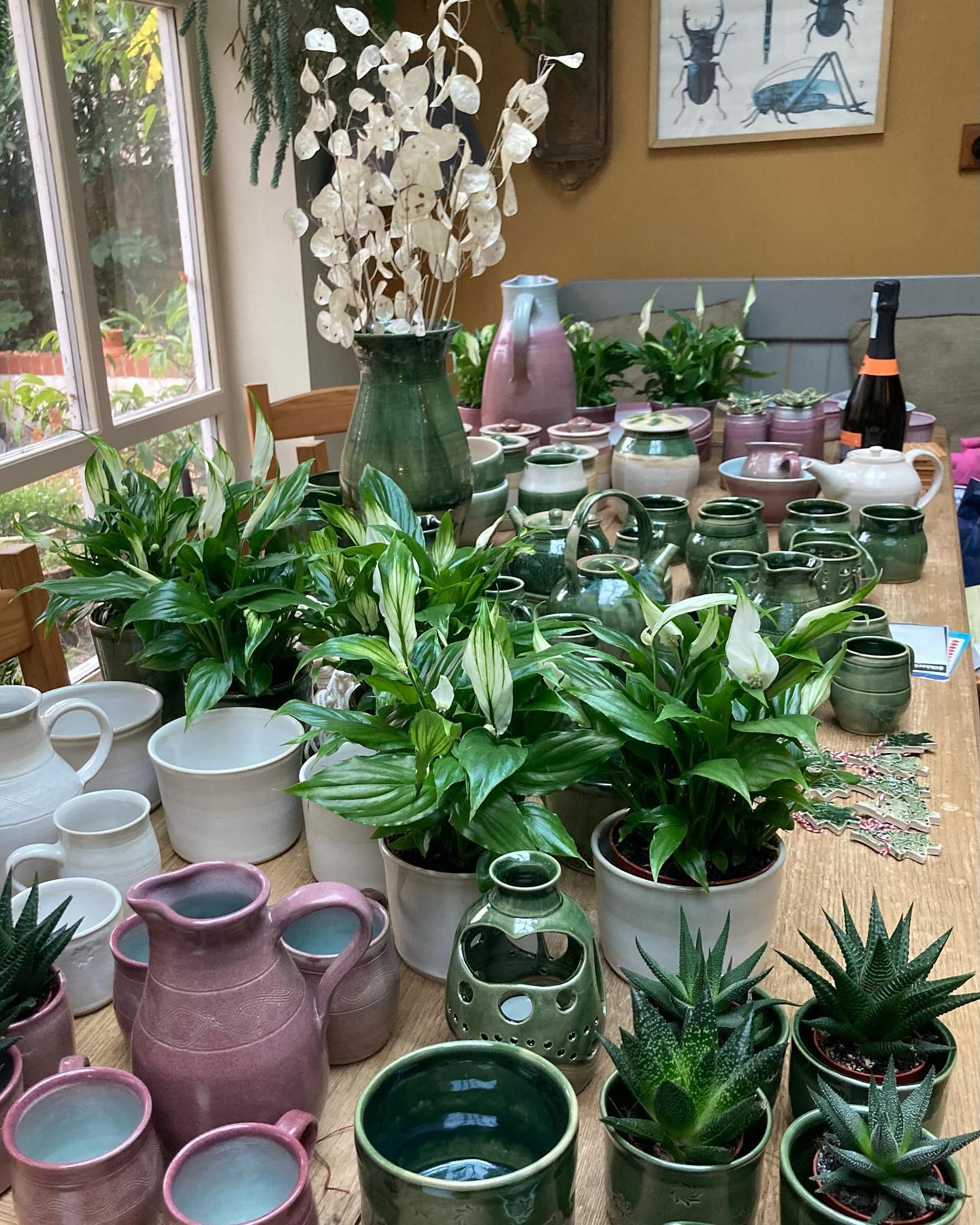 Do come along to this lovely Christmas wellness and shopping event in Wokingham!!🎄
I’ll be having a stall with my wheel-thrown pottery & would love to get some feedback on what you’d like to see me make!
I can also take orders/commissions for Christmas☃️
www.binniepottery.com.
Contact Barbara 07903422009 for event address.