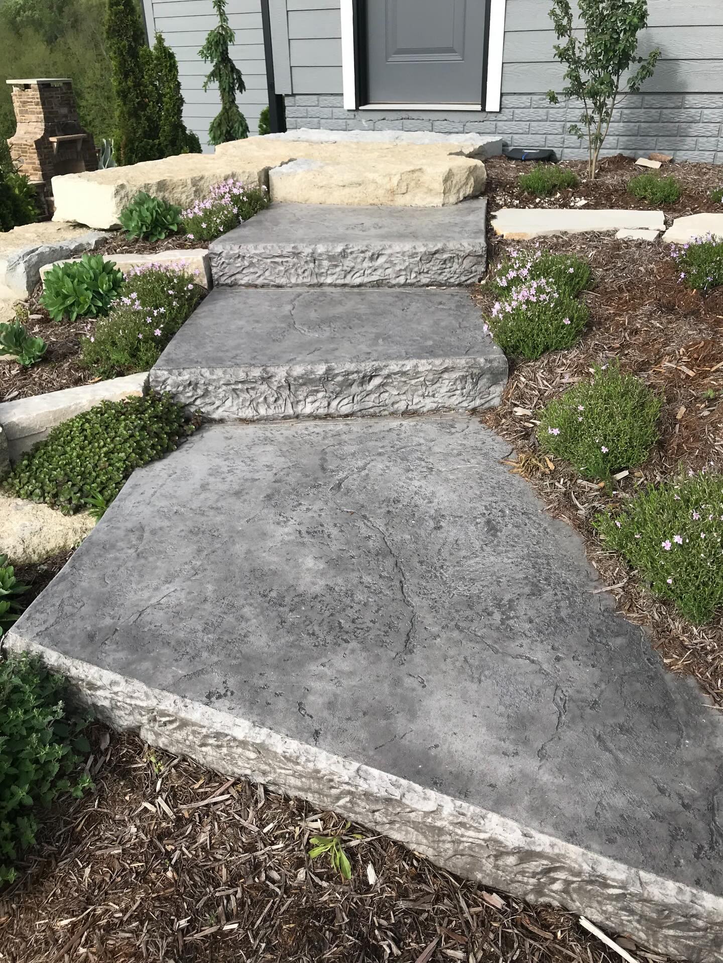 A front entry that makes a statement. 🔥🏡
Stamp: Heavy Stone with chiseled cut rock face
Integral Color: Gull Gray
Antique Release: Storm Gray
#dsmhomes #stampconcrete #homeimprovement #dsmconcrete