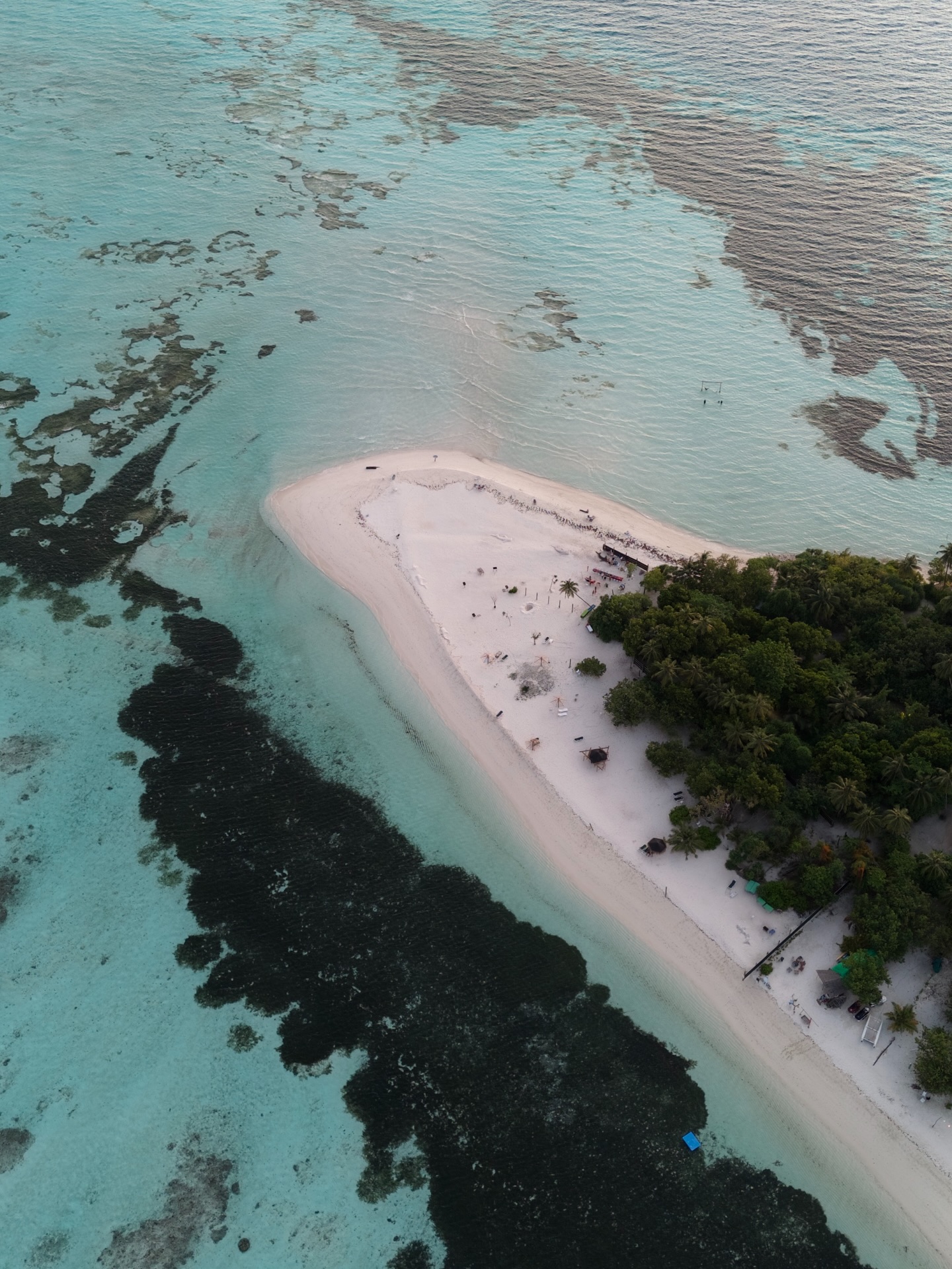Le genre de vue qui donne envie d’aller se baigner ! 👙
#dhigurah #maldives #droneview
