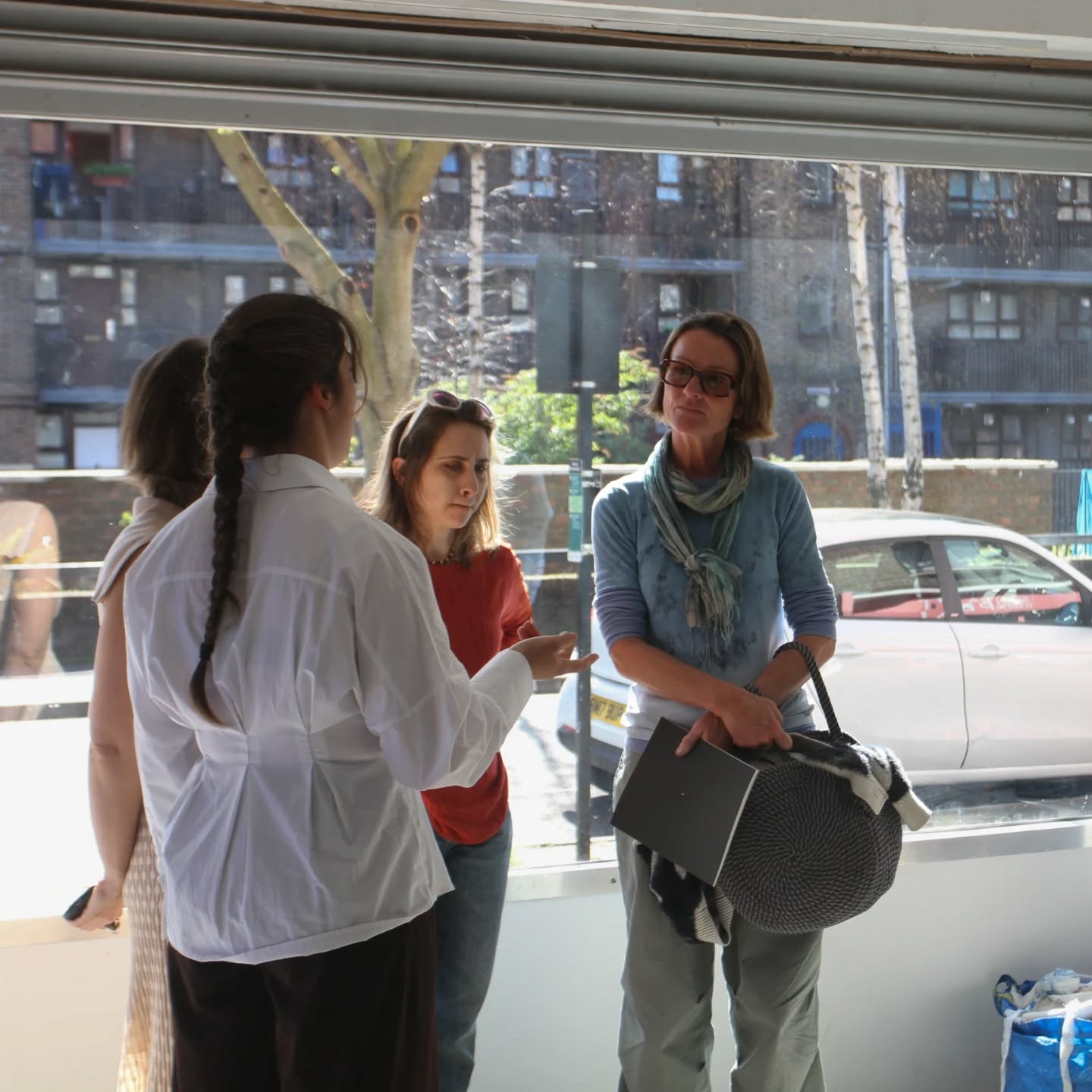 Interwoven Exhibition at FILET Gallery.
Exhibition Dates:
21st – 22nd of March
Venue:
@filet_space
Artists:
@marinaremova.rms @saadia_studio_offical @elenasapov @isabellamorales.studio @orsinapasa @its_only_the_sea
Curated by @joana_alarcao_art