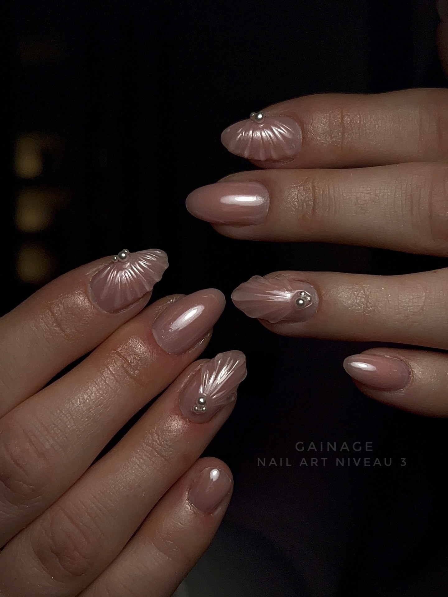 Ongles Chambery-CC Chamnord ✨
« Eva, envoi moi des photos pour que je puisse poster sur insta »
Puis moi qui reçoit ces photos: 👁️👄👁️. Car soyons d’accord, elles sont toutes magnifiques !
• Je ne savais pas laquelle choisir, alors voici plusieurs poses avec des niveaux de nail art différents (indiqué sur la photo)
Laquelle tu préfères toi?!
#ongleschambery #nailart #chambery #chamnord