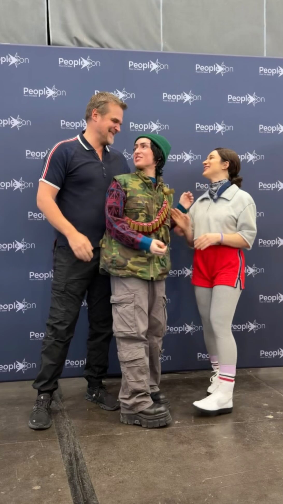 Un cast comme celui de Stranger Things ou rien 💅
Eleven : moi (@amaysancha)
Mike & Joyce : @madxwonderland
Event : Stranger Fan Mee by @peopleconvention
#strangerthings #elevenstrangerthings #mikewheleer #jimhopper #jamiecampbellbower david harbour natalia dyer nell fisher