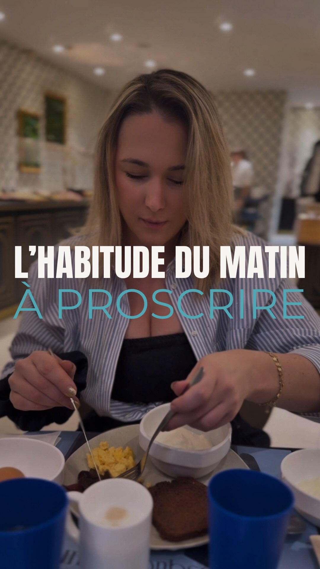 La vérité ?
👉 Ce n’est pas ton dîner qui te fait grossir.
👉 C’est ce que tu fais dès le MATIN.
Oui…
👉 le café à jeun + le petit-déj sucré que tout le monde banalise.
Et pourtant c’est ce qui lance :
❌ un pic de glycémie
❌ des fringales toute la journée
❌ des compulsions sucrées
❌ un stockage facilité (même si tu manges “bien” après)
Donc toi tu fais des efforts…
Mais ton corps, lui, est déjà programmé pour stocker au lieu de brûler.
Et ça… personne ne te l’explique.
Résultat :
👉 tu culpabilises
👉 tu penses manquer de volonté
👉 tu recommences encore et encore
Alors que le vrai problème, ce sont les freins invisibles dans ton corps.
Hormones déréglées
Stress élevé
Inflammation
Métabolisme bloqué
🔥 Et tant que ça, ce n’est pas réglé… rien ne tient.
C’est exactement pour ça que j’ai créé la méthode Blossom.
👉 Pas un régime
👉 Pas des restrictions
👉 Pas de frustration
Mais une méthode qui :
🌿 apaise ton corps
🌿 stoppe les compulsions
🌿 relance la combustion des graisses
🌿 remet TOUS les feux au vert
Et là…
✨ ton corps coopère
✨ tu te sens enfin alignée
✨ et tu perds sans lutter
Si tu en as marre de faire “tout bien” sans résultat…
👉 écris BLOSSOM en commentaire
ou envoie-moi un message
Je t’explique exactement ce qui bloque chez toi et comment débloquer ta perte de poids
