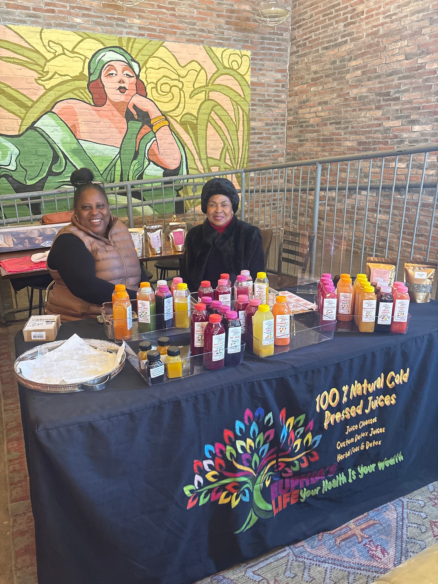 Last month's @BrewHaHaCafe Market was a success! Help us replicate it this Saturday!
Join WKC entrepreneurs @HarveyHavenLav Farm and @ForeverFreezeCo. on Saturday, April 11 from 10 AM to 1 PM at the Trolley Square Brew HaHa.
Check out lavender-infused products and freeze-dried goodies while enjoying a drink or snack from the cafe! 💜🍬
#WilmingtonDE #WilmingtonEvents #CulinaryEntrepreneurs #BrewHaHa