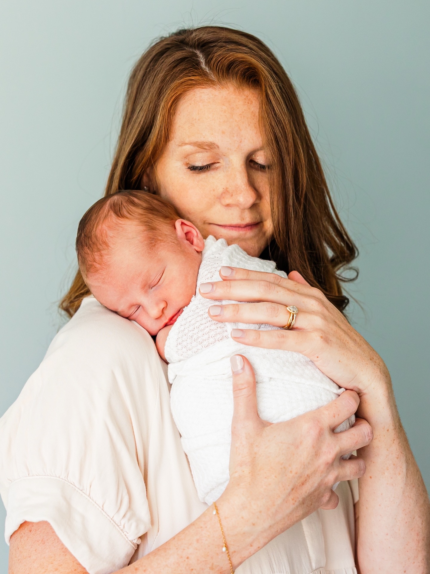 There’s nothing quite like snuggling your newborn baby 🤍
These early days are soft, fleeting, and gone before you know it. The quiet moments, the tiny stretches, the way they fit perfectly in your arms - this is what I want you to remember.
✨ Now booking newborn sessions in Virginia Beach ✨
#virginiabeachphotographer #virginiabeachnewbornphotographer #hamptonroadsphotographer #hamptonroadsnewbornphotographer #norfolkvaphotographer chesapeakevaphotographer newbornphotography lifestylenewbornphotography naturalnewbornphotography