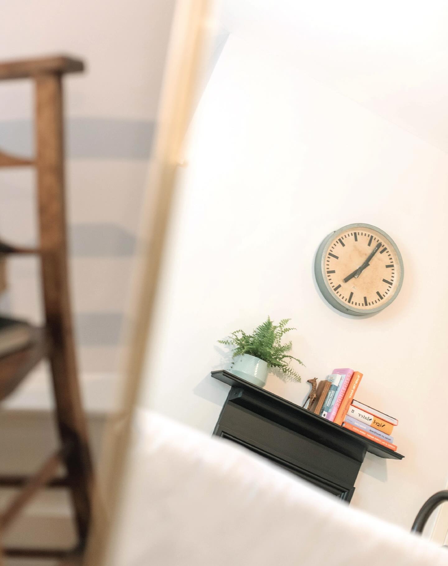 Luxury stays at Flore House, this spring.
.
A place to slow down, unwind, and enjoy the beauty of refined country living.
.
Elegant bedrooms, peaceful surroundings, and a stay that feels truly special.
.
Book your stay with us today.
.
#countryescape #countrysideescape #relaxandunwind #unwind #specialstays #peaceandtranquility #kickbackandrelax #eclecticinteriors #luxurystaysuk #weekendescapes #luxuryescape #romanticgetaway #weekendgetaway #florehouse #northamptonshire
#florehouse #northamptonshire