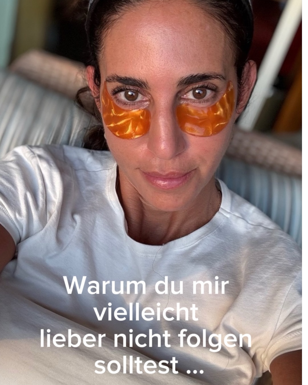 Ich liebe Schönheit.
Aber nicht die inszenierte Perfektion.
Ich liebe Ergebnisse mit Substanz, Ästhetik mit Gefühl und ein Leben, das nicht nur von außen schön aussieht, sondern sich auch echt anfühlt.
Deshalb wirst du hier nicht nur Hochglanz sehen.
Sondern auch den Weg dahinter.
Und vielleicht ist genau das am Ende das, was wirklich berührt:
nicht Perfektion, sondern Echtheit. 🤍
#ästhetischemedizin #medizinischeästhetik #longevity #skinquality #hautgesundheit