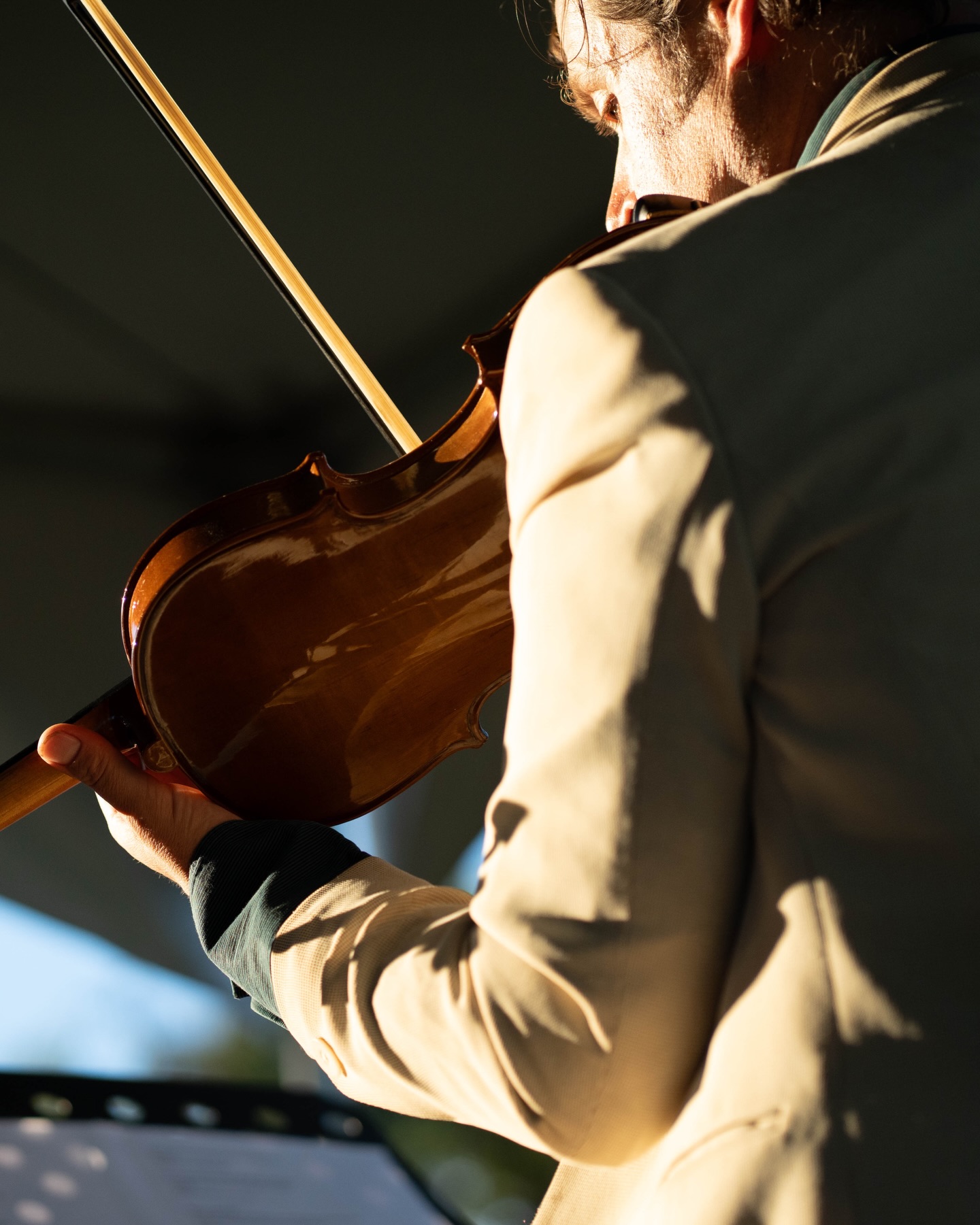 The violin was the first stringed instrument in the guessing game. Did you guess right? You can hear it playing the pizzicato line in this passage from “Cigarettes et rosé.” Pizzicato means to pick and makes short, fresh, bouncy sounds
Photo by Kate Lambert
🎻
