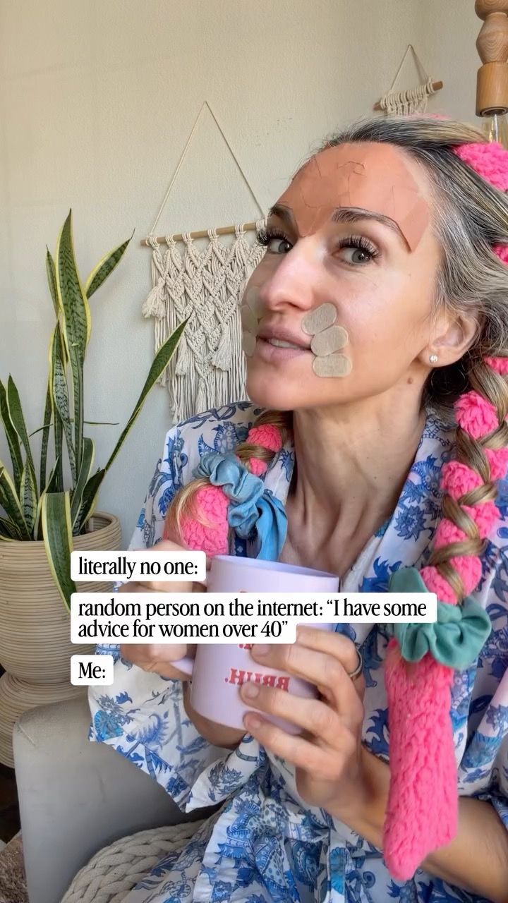 Tell me in the comments… how many times did you get unsolicited advice from random people on the internet this week? 👀
I’ll go first…actually, wait… I shouldn’t. It’s way too many to count 😂
At some point you just have to laugh and keep doing your thing.
If I listened to everything I’m told to do I would be a confused and mixed up mess.
So I’ll be over here doing my thing. Enjoying my life. Wearing my Frownies, minding my business, and spending my time with the people I love.
Anyone else feeling this lately? 🤍
Audio credit @taradefrancisco sound linked!
#FrowniesCanada #Frownies #FrowniesFam