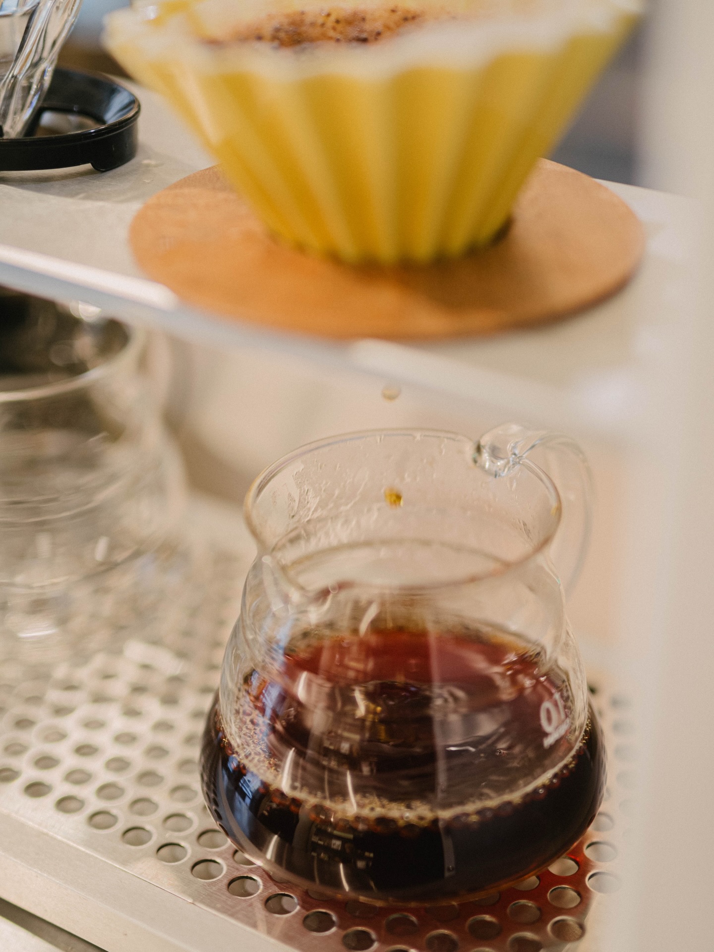 Hakone Coffee har nå åpnet dørene til sitt nye sted i Bogstadveien ✨ Her er det stilrent og de serverer kun take-away. Så det er en perfekt pit-stop for deg som er på farta.
Sett turen innom dem nå i påsken, enten om du skal rusle rundt i byen eller vil ha med deg noe deilig på turen i marka! ☕