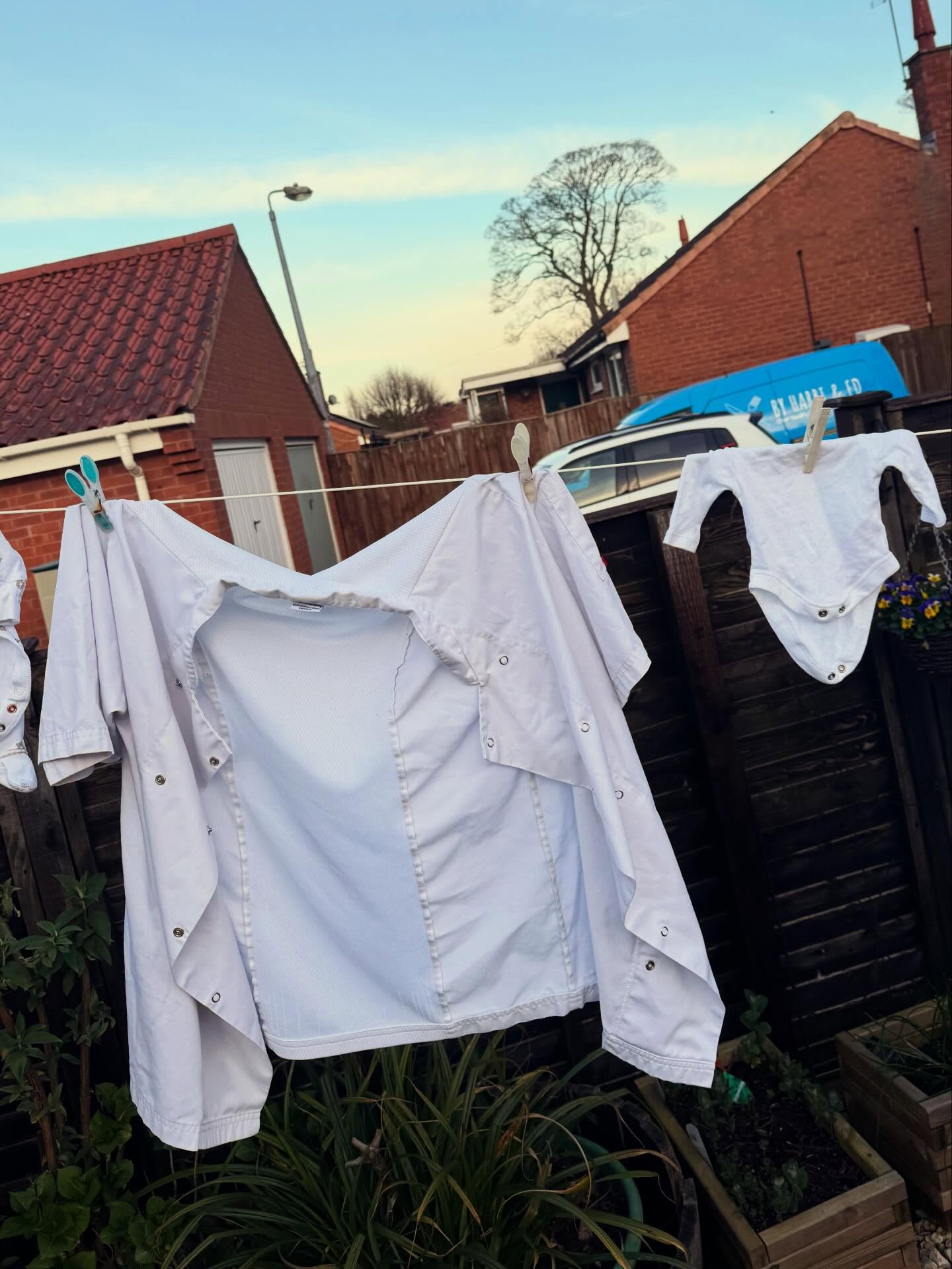 Just a little note to say THANK YOU to all of you who came to our Fish Night last night. We sold out and it was a fab evening. Better get the boys in training so they can one day pop on those chef whites to help @chef_ed_allen in the kitchen!
We will be releasing dates for our pop up evenings soon which will be for bookings only so keep your eyes peeled to pop those dates in your diaries.
Wishing you all a Happy Easter!
#family #friends #party #food