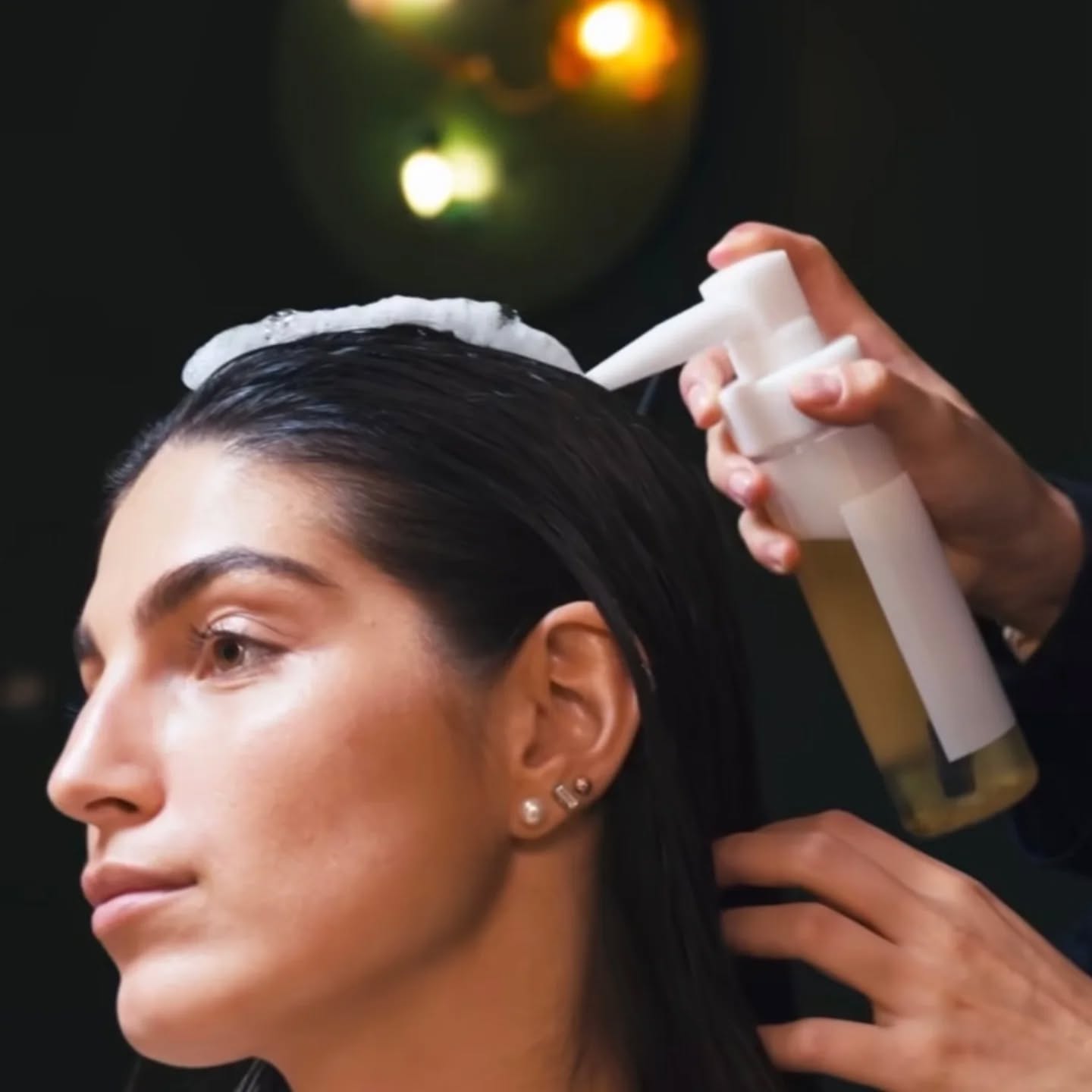 𝗖𝗼𝘀𝗮 𝗳𝗮𝗿𝗲𝗺𝗼 𝗱𝗮 𝗥𝗲𝘃𝗶𝘁𝗮?
Da Revita non ci prenderemo cura solo dei capelli.
Ci prenderemo cura della loro origine. ✨
✨️Ogni percorso nascerà da un’analisi approfondita di cute e capello, per capire davvero di cosa hanno bisogno.
✨️Da Revita troverai:
• consulenza tricologica con tricocamera
• trattamenti mirati per cute e capelli sottili o indeboliti
• ossigenoterapia
• percorsi anti-caduta personalizzati
• detersione e benessere profondo con Aqua Peel
• infoltimento non chirurgico con Hairdreams Microline
• trattamenti in totale privacy, un cliente alla volta
Perché ogni capello ha una storia.
E ogni storia merita attenzione.
✨️REVITA
Dove il benessere dei capelli inizia davvero.
#Revitahairspa #salutecapelli #trattamentibenessere
#MicrolineeHairdreams #infoltimentocapelli