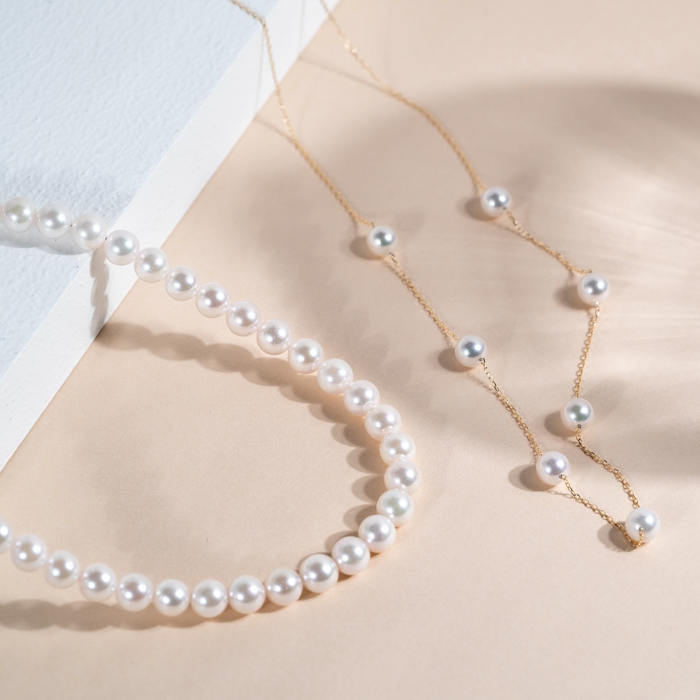 Lustrous and quietly radiant, Akoya pearls are treasured for their mirror-like glow and refined elegance. Each piece reflects a soft harmony of light — timeless, delicate, and endlessly wearable.
Discover the beauty of Akoya pearls at our Pearl Fair, where classic strands meet contemporary designs, thoughtfully crafted to elevate everyday moments.
Join us for a limited time only, from 5–12 April at our Takashimaya store.