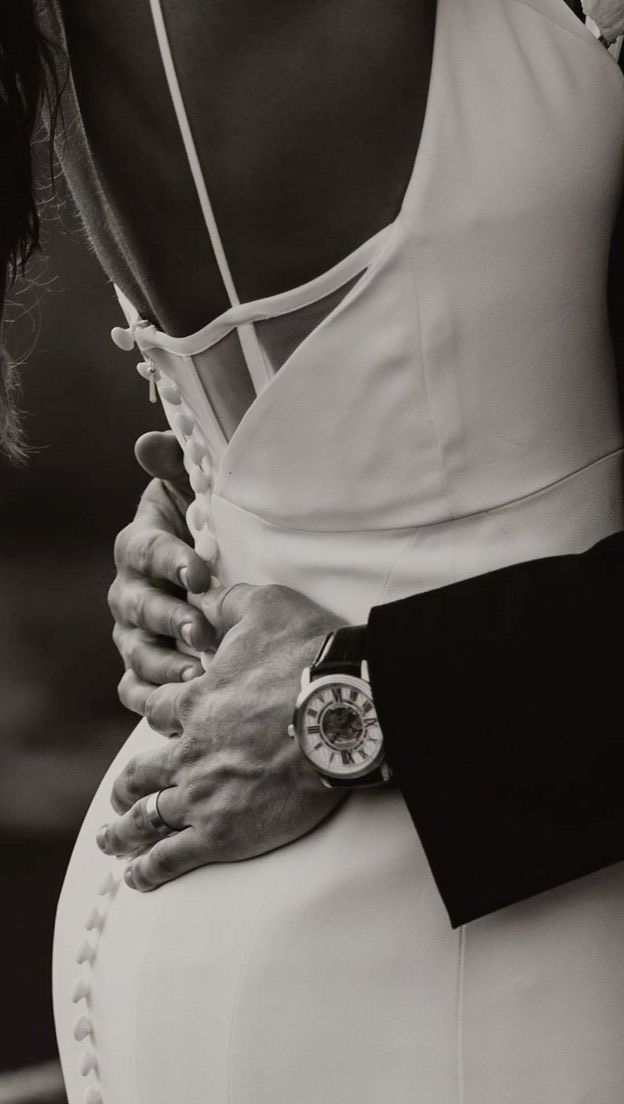 Elegance that never fades. Classic, refined, and made for a love that lasts forever. ✨
Veda @enzoani
#weddingdress #bridal #kentbride #bridalboutique #wedding