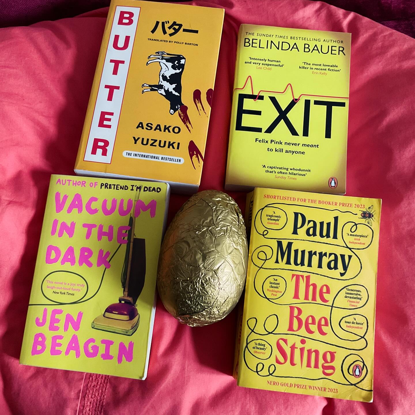 Happy Easter!
In honour of the long weekend, four of my favourite yellow books for #flatlayfriday … and a giant yellow egg!
#easterweekend #happyeaster #bookishlife #bookrecsofinstagram