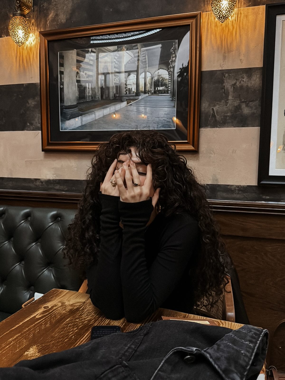 ⚜️🩶☕️ it’s hot cross bun and butter weekend to all those who celebrate 🦋 have so much to write and post about in regards to the last few weeks, saw my childhood crush Aaron Johnson in real life, loved his high trousers and fancy shoes, watched a 70 year old Japanese Jazz king present the most absurd dexterity while wielding a surfboard guitar, sang with a group of German men to Richard Ashcroft, shook hands with the Doctor (or Christopher Eccleston I suppose he really is) in Oxford. I feel like I lived a dozen lives in the last month. Onto the bookish and literary side of things, I have read Maurice Blanchot’s The Gaze of Orpheus. I have completely fallen in love with discourse surrounding how Orpheus’s gaze is a necessary but deeply tragic mistake revealing the necessity of failure in the creation of art | “in this moment of inspiration, when Orpheus gazes at Eurydice, he loses her—she disappears into the work’s inability to attain the fullness of being.”
Thank you for being my writer 📷 @raeonpaper 🪽❤️🔥
•
•
•
•
•
#writingprompts #writersofinstagram #escapril #femalewriters #writingcommunityofinstagram