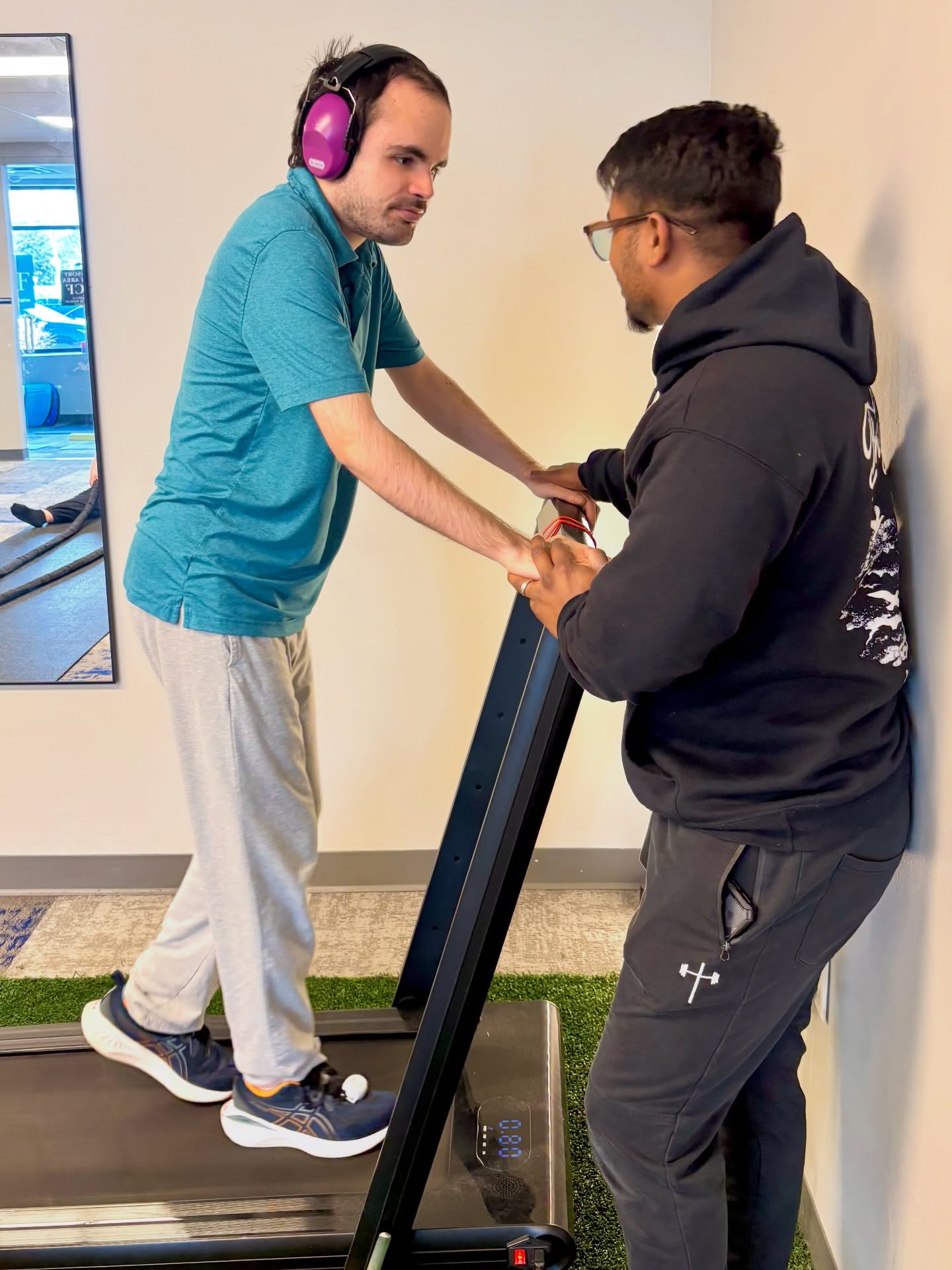 Forming bonds & trust can make all the difference & you realize that weâre all more alike than we realize đŞ
#fitness #adaptivefitness #disabilityawareness #autismawarenessmonth #personaltraining