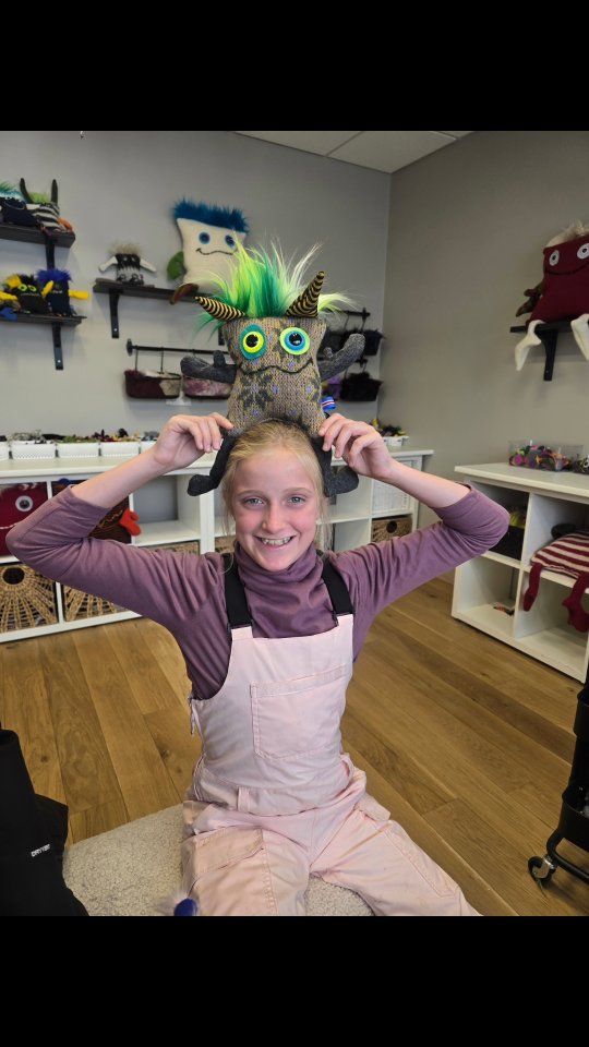 We have been busy this past week with wonderful guests from USA, Iceland, Scotland, Australia, UK, Spain and Italy 🥰 We had two faced monsters and even a monster with 15 eyes! 👀👁👀👀👁
#icelandtoday #icelandicsouvenir #thingstodoiniceland #thingstodoinreykjavík #icelandwithkids