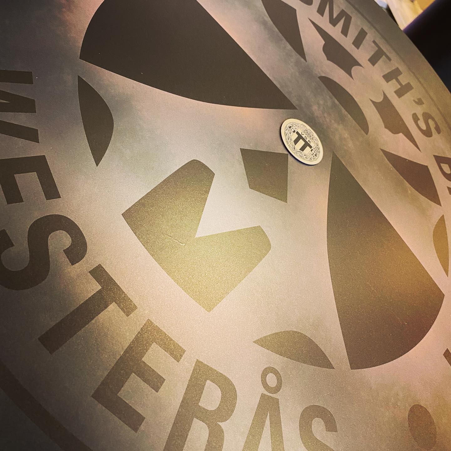 Barborden i Coppersmithbaren i ABB ARENA SYD får sig en uppfräschning. Nu är det bara upp till VSK att ta med guldet!