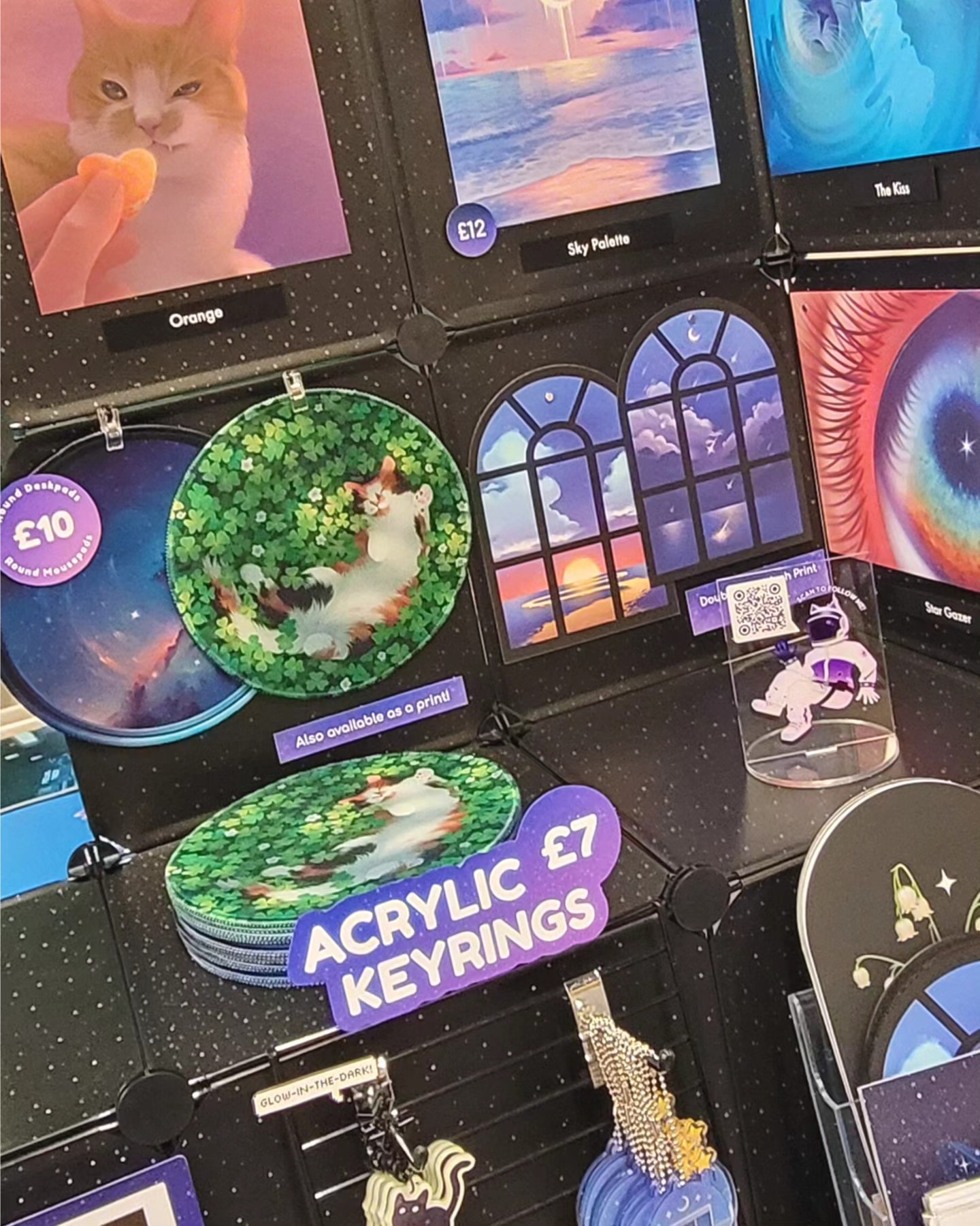 I'm here at Q Con this weekend, thanks to everyone who has stopped by so far!
(Very kind of Q Con to make the curtains purple just for me, that's not edited at all 😏)