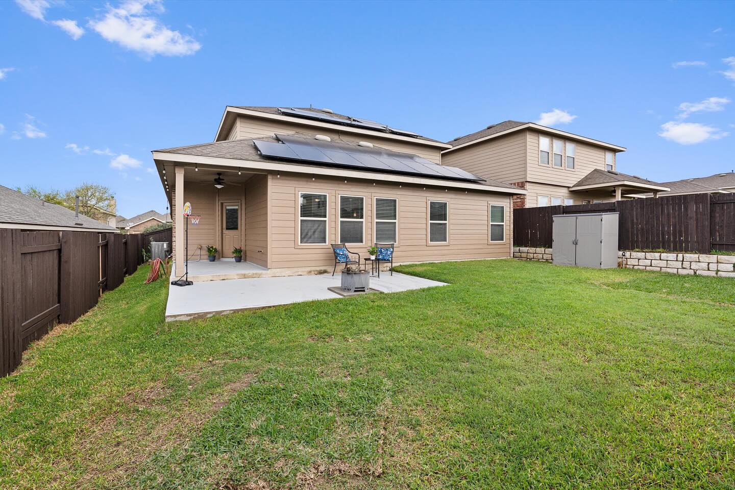 🏡✨ Open House This Saturday | 11–1 ✨🏡
📍 4308 Chestnut Meadows Bend | Georgetown
With 2 bedrooms and 2 full bathrooms on the main level—including a private owner’s suite—this home is perfectly designed for multi-generational living or hosting guests with ease. Step into the lifestyle you’ve been dreaming of—just north of Austin! ⛳🏊♀️🌳
Located in the sought-after Teravista golf course community, this move-in ready home offers the perfect blend of comfort, space, and resort-style living. Upstairs, you’ll find 3 additional bedrooms plus a spacious loft, giving everyone room to spread out. Fresh interior and exterior paint make this home truly turnkey!
Come experience the community amenities, the space, and the lifestyle for yourself—you won’t want to leave!
#OpenHouse #GeorgetownTX #Teravista #GolfCourseLiving #AustinRealEstate #RoundRockTX #DreamHome #HouseHunting #MoveInReady #RealEstateLife #HomeSweetHome #ResortStyleLiving #ATXHomes