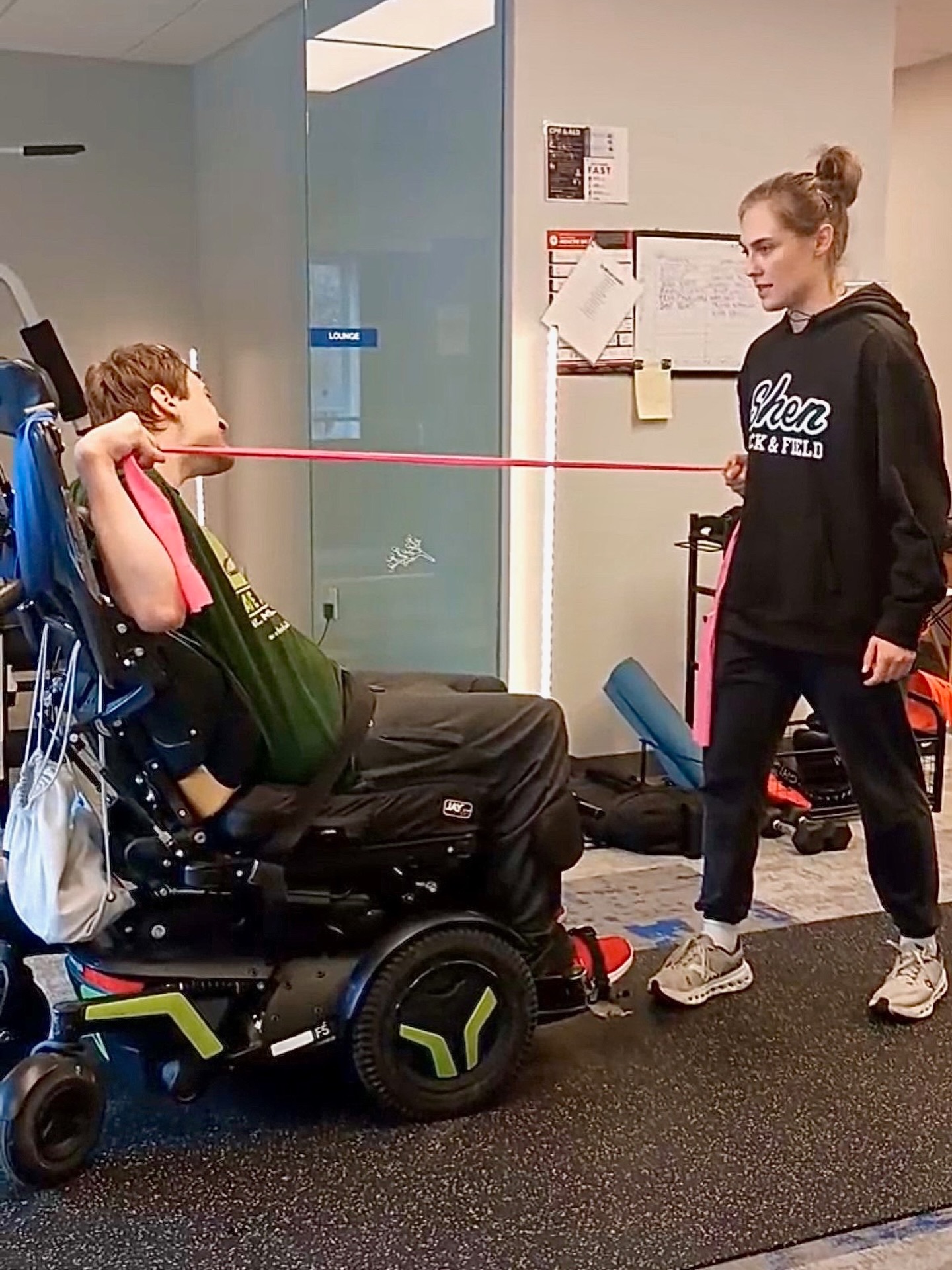 showing the gym community that âfitâ comes in all shapes, sizes, and abilities! at st. christopher fitness, the only requirement we have is you say yes to becoming a better you and weâll help you hit your goals, whatever they may be! đŞ
#adaptivefitness #gymmotivation #disabilitycommunity #fitness #inclusion