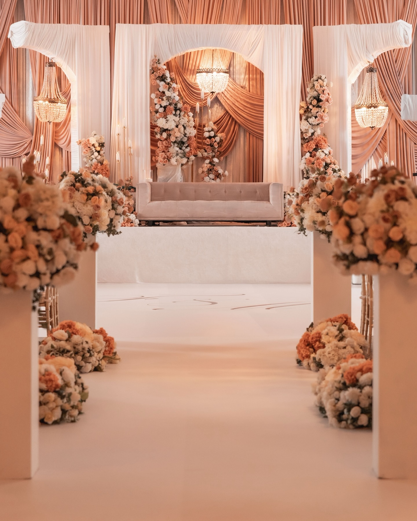 A moment before the room speaks.
Layered draping, soft uplighting, and bespoke florals set the tone.
Design, Decor & Florals @universaldecor
Photography @paulreyatphotography
Venue @r iversidehalls
Vinyl @infiniteimpressions_
Cake @bakingdelight_home_made
Our stunning couple @monira.joyaa @foren_kid
@heiillaan
#weddingreceptiondecor #luxuryweddingdesign #receptioninspiration #eventstyling #vancouverweddings