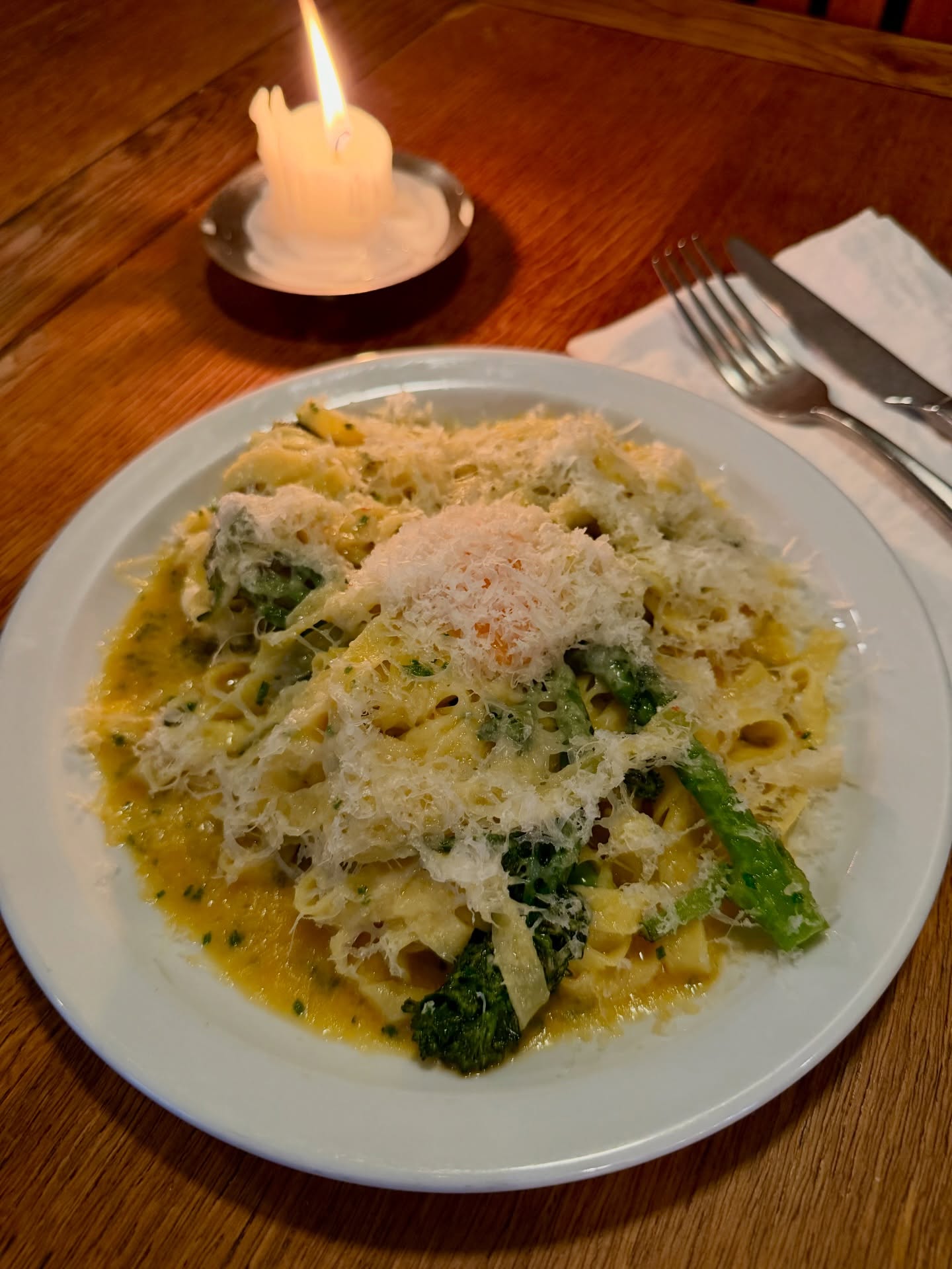 New pasta for the season
Broccoli, chilli, egg yolk & Parmesan
A @henryfreestone classic!