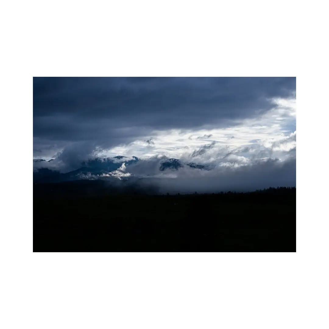 MONTENEGRO PT.1 high and not so dry but the views are something else.
#photooftheday #photofest_belgium #canonbelgium #canon #montenegro #durmitor #mountains #clouds #adventuretime #canonr