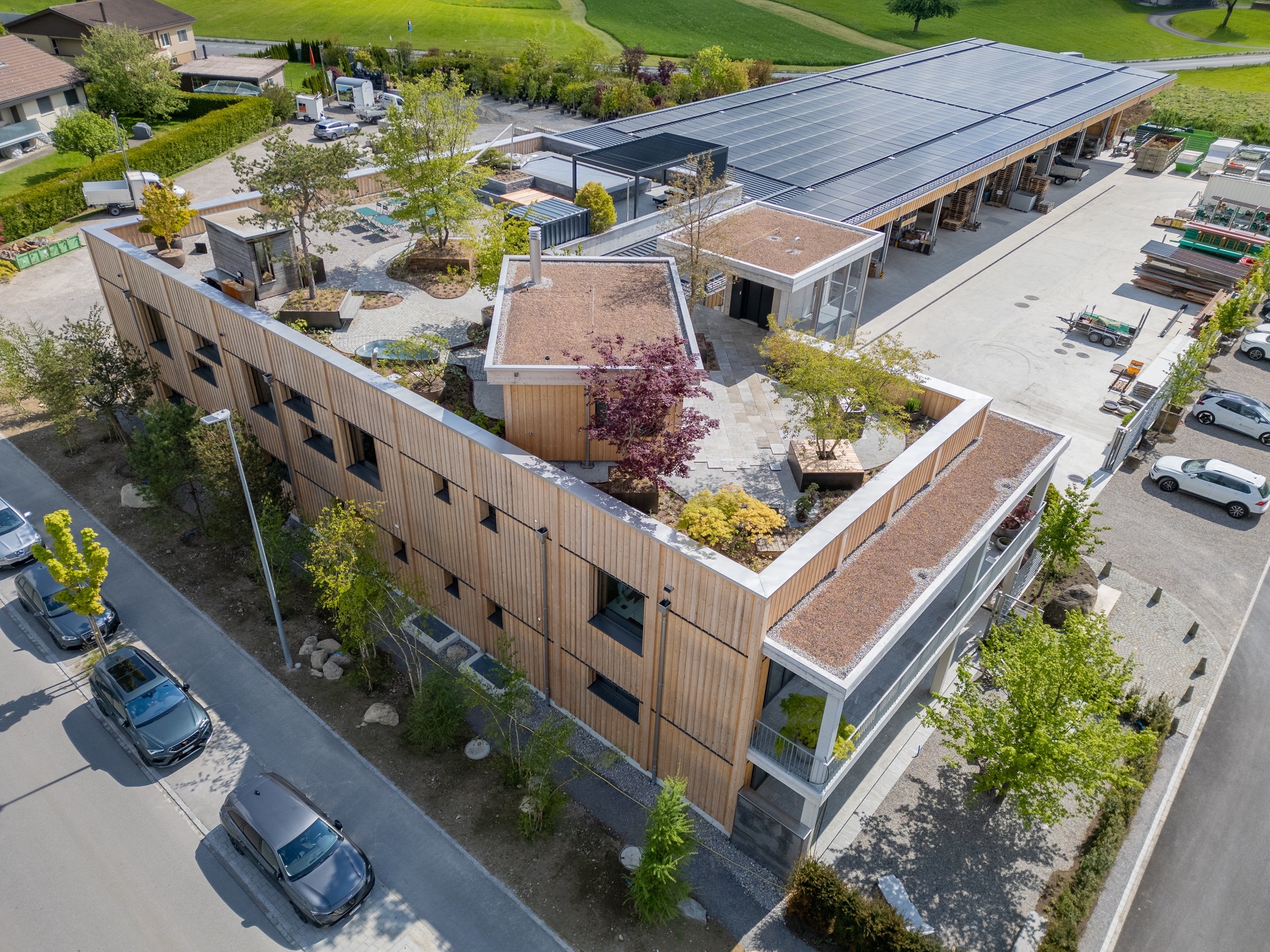JSI hat die Statik für das Herzstück der Gartenlösungen berechnet. Garten und Mehr steht mit viel umweltfreundlichen Facetten da damit die Kundschaft schöne und gute Lösungen erhalten.