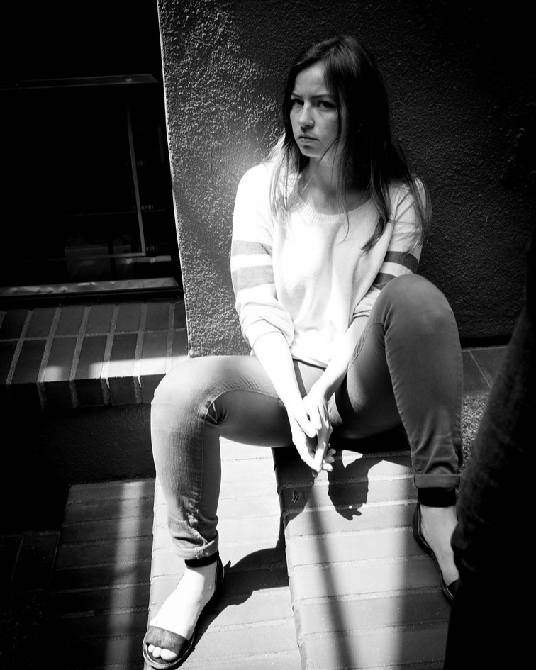Some days the light hits all the places you’d rather hide. You sit there anyway. No smile, no pose, no performance...just you, letting the moment be exactly what it is.
Maybe that’s its own kind of strength:
not fixing, not explaining, not turning away from yourself.
#streetphotography #monochrome #nonduality #innerworld #vancouverstreets #filmnoir