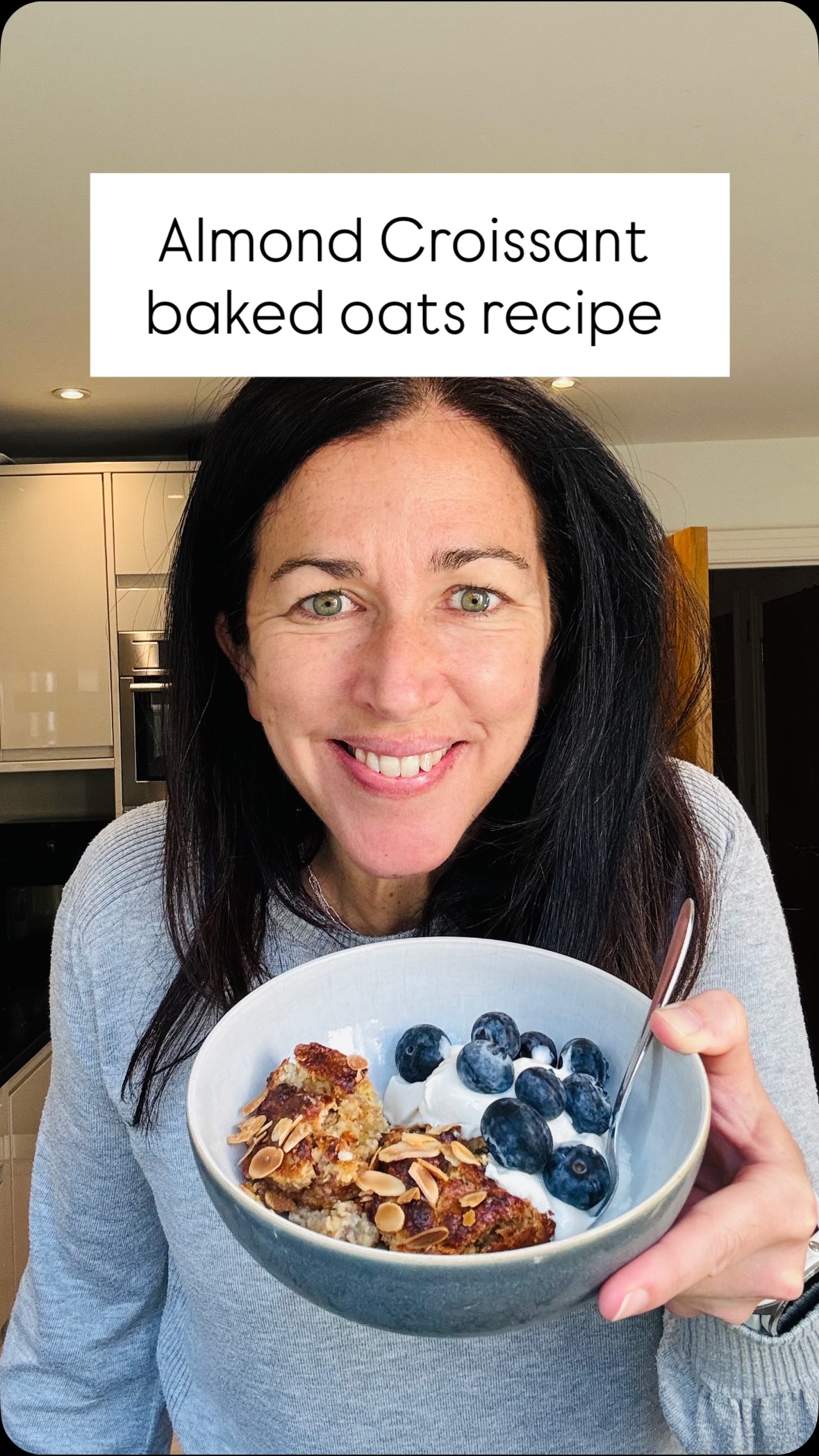 🥐 I don’t want to tell you what to do, but you HAVE to try these.
Are your mornings crazy busy and having a tasty breakfast is not on your radar??
These baked oats are DELICIOUS and super easy, mega filling, and can be prepared in advance…
(I have previously posted a recipe but I feel like they deserve more air time!)
🥐“𝐀𝐥𝐦𝐨𝐧𝐝 𝐜𝐫𝐨𝐢𝐬𝐬𝐚𝐧𝐭” 𝐁𝐚𝐤𝐞𝐝 𝐎𝐚𝐭𝐬 𝐑𝐞𝐜𝐢𝐩𝐞
Ingredients (Serves 4)
Base:
200g oats
2 bananas
1 tsp baking powder
pinch of salt
1 egg
50g ground almonds
1 tsp almond extract/ vanilla essence
200ml milk
1-1.5 scoops vanilla protein powder (optional)
Filling:
20g ground almonds
2 tbsp honey
2 tbsp nut butter
small amount of water/ milk to bind
To top:
1 tbsp flaked almonds
icing sugar (optional)
Method:
1. Mix all the ingredients for the base together in a large bowl
2. Mix the ingredients for the filling together in a separate bowl
3. Divide the base mixture evenly between four oven-safe glass dishes. Add around 1 tbsp of the almond filling to each and swirl it through the oats.
4. Sprinkle over the flaked almonds, then air fry at 180°C for approx 15 minutes.
5. Once baked and slightly cooled, sprinkle over the icing sugar if you would like to have more almond croissant vibes.
ENJOY!
Top tips:
☀️ I used peanut butter as did not have almond butter - it was delicious
☀️ I baked all the base mixture together in one larger glass dish - for 20 mins at 180; and have been heating up a serving every morning
☀️ You could prep the bowls and bake each morning
☀️ I served with yoghurt and blueberries - so delicious.
#menopausediet #mounjarojourney #perimenopausehealth