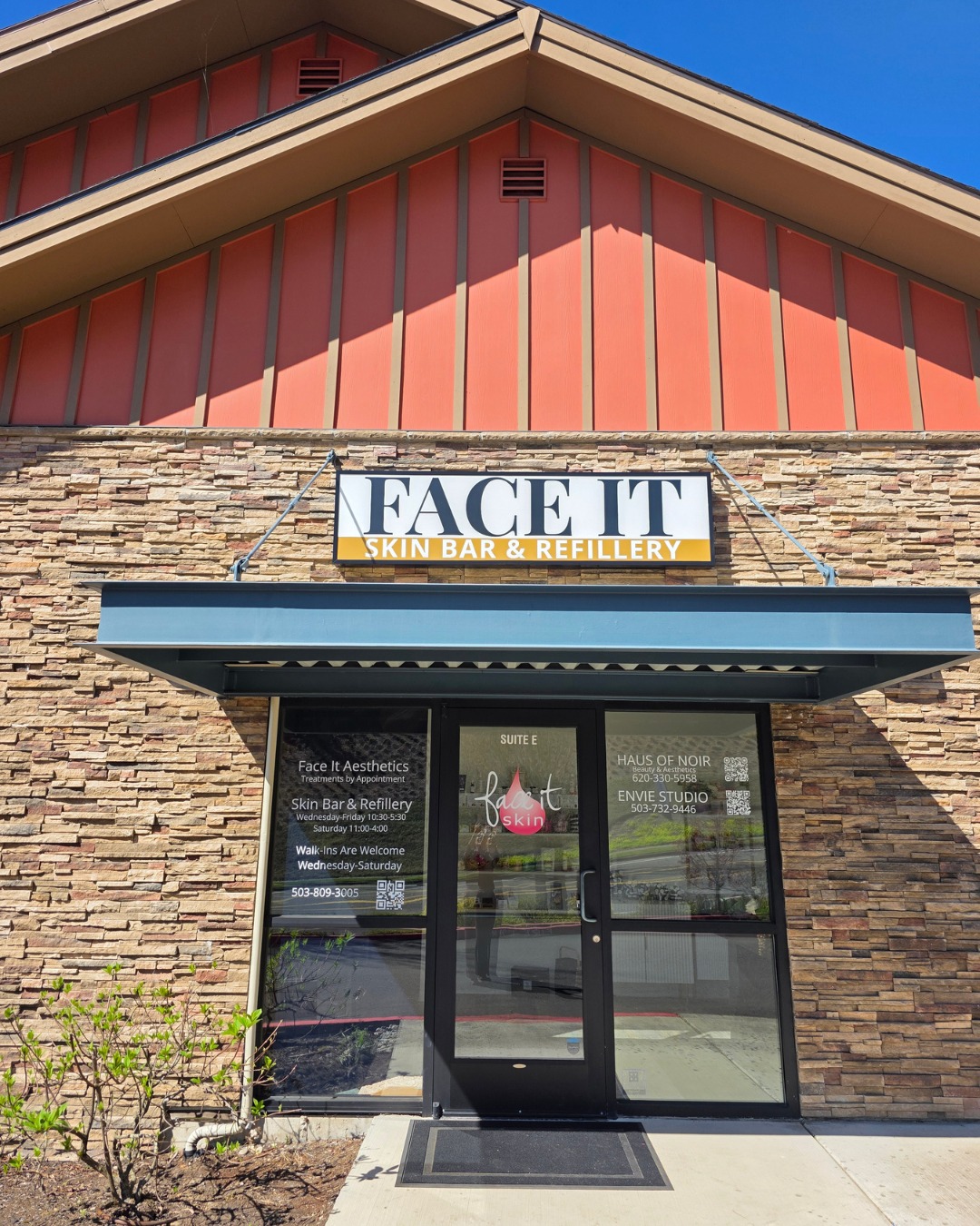 **Free Walk-In Skin Consultations**
Struggling with breakouts, sensitivity, dryness, or signs of aging?
We know how frustrating this is.
Get expert guidance tailored to your skin—at no cost.
Join us for complimentary walk-in consultations designed to help you understand your skin, build an effective routine, and achieve healthy, radiant results. This is a free community service for anyone with skin concerns.
Curious about a specific treatment (dermaplaning, microderm, light facials) for your skin? We have that!
Facial hair concerns? We have an esthetician who does threading.
Interested in HydraFacial we have that too!
**Walk-In Hours:**
Wednesday – Friday: 10:30 AM – 5:30 PM
Saturday: 11:00 AM – 4:00 PM
No appointment necessary. Just stop in and a licensed esthetician can help you.
**Face It Skin Bar & Refillery**
14679 SE Sunnyside Rd, Suite E
Happy Valley, Oregon
#FaceItSkin #HappyValleyOregon #Free #HealthySkin #PNW