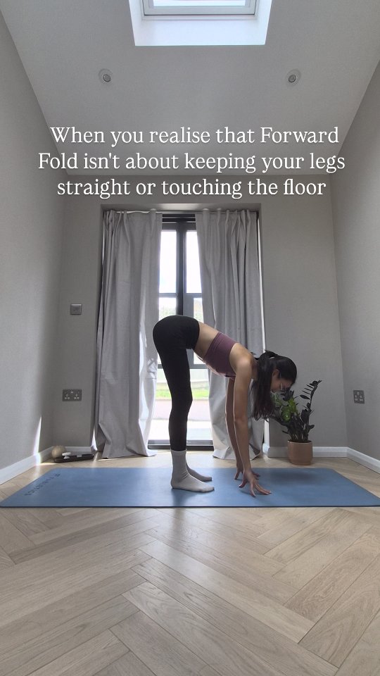 When you realise forward fold was never about your legs… 🌿
Most people grip, lock, and force their way down - chasing straight legs or fingertips on the floor.
But here's what it's actually for:
🌬️ Decompressing your spine
🔓 Releasing the back of your legs gradually
🧠 Calming your nervous system
🙏 Meeting your body where it is today
A bend in the knees isn't cheating.
It's listening.
Let the fold come to you.
#forwardfold #uttanasana #mindfulyoga #learnyoga #yogaalignment