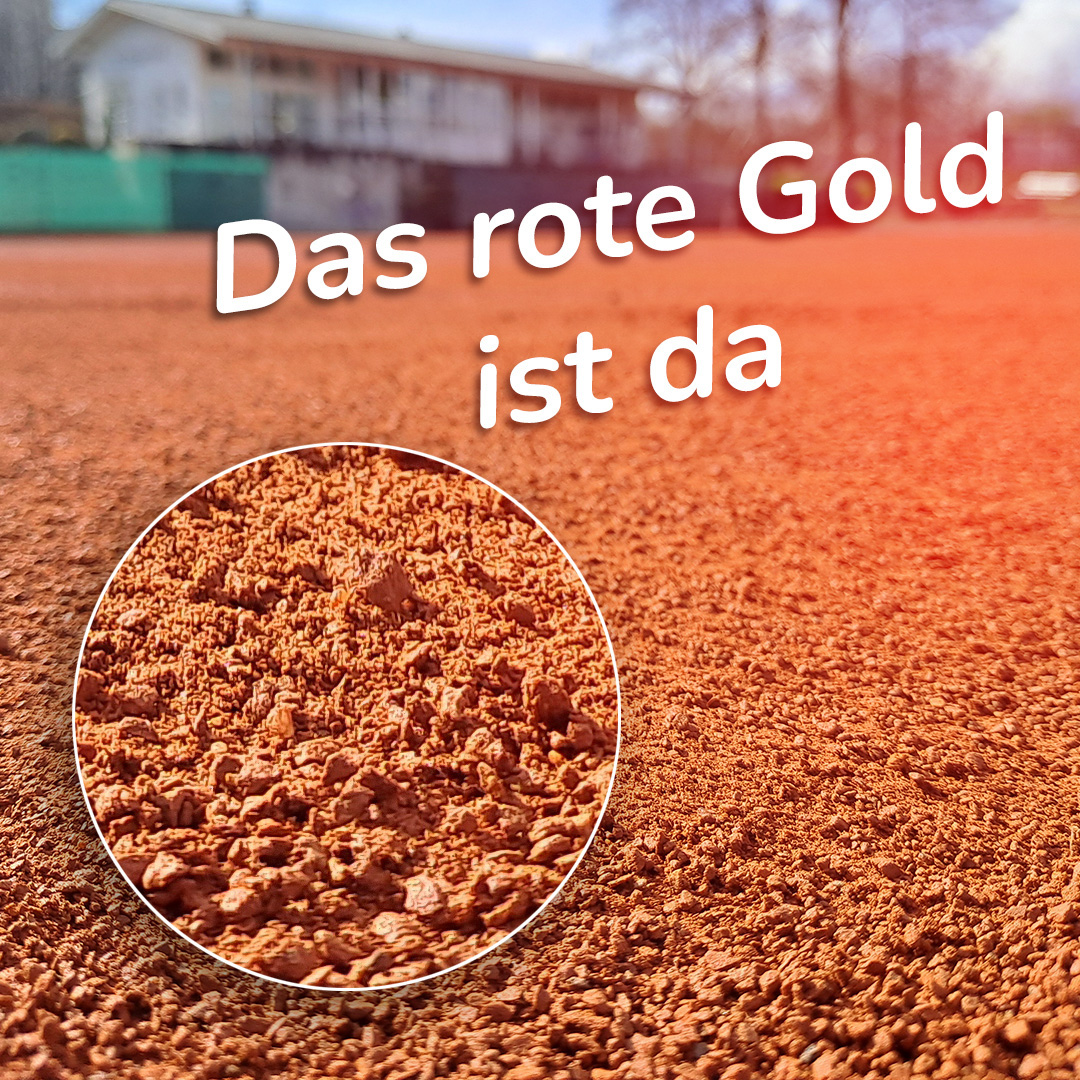 Der Sand ist endlich da 🥳🎾 Die Firma Moser Sportstättenbau hat heute Morgen mit viel Manpower unsere Sandplätze 1-3 gerichtet und grundlegend fit für die Saison gemacht 🚧🛠️ Die Plätze müssen allerdings noch 2 weitere Wochen nachbearbeitet werden, bis der Spielbetrieb freigegeben werden kann.
#tcengen #tennisclubengen #tennis