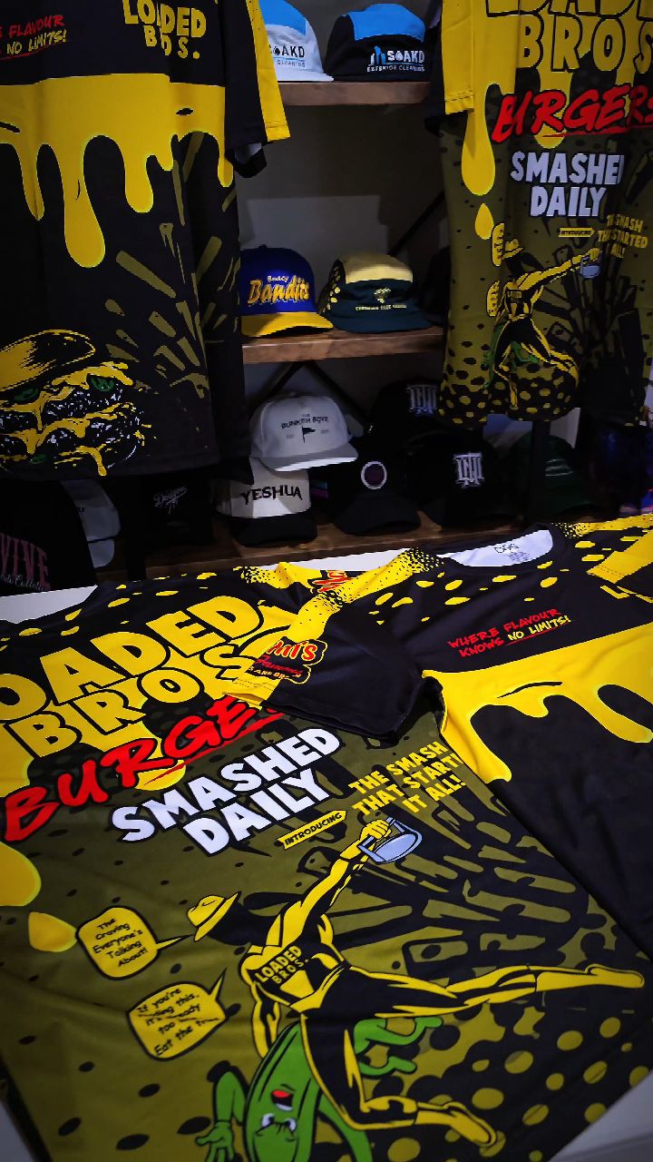 Most work shirts don’t last.
They fade, crack, peel… and end up looking average within weeks.
This is what we just put together for Loaded Bros 👇
Fully sublimated crew shirts, meaning the design is built into the fabric.
No cracking. No peeling. No shortcuts.
But more importantly… this isn’t just a shirt.
It’s how your team shows up.
It’s what customers see before they even order.
It’s your brand, on display every single day.
We designed these to be bold, recognisable, and built to last through real work, not just look good in photos.
That’s the difference between basic uniforms… and gear that actually elevates your business.
If you’re serious about your brand and want your crew looking the part, let’s chat.
Design Source Supply
Built for brands that want to stand out.