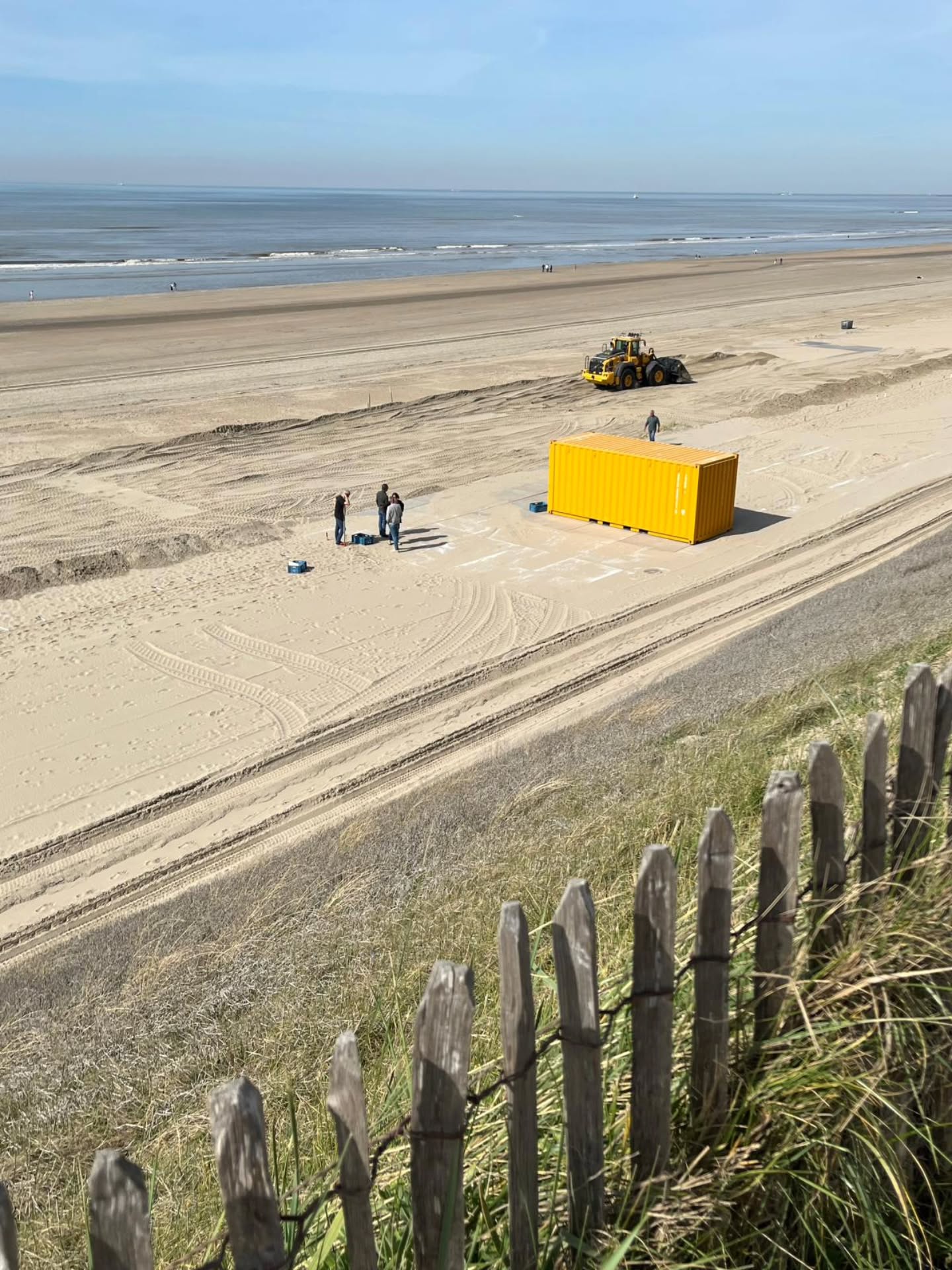 De bovenrij is uitgemeten en klaar voor de plaatsing van de huisjes morgen & overmorgen!
Met dank aan de uitmeetcommissie ❤️ het seizoen kan beginnen 🌞
#strand #strandleven #kampeerverenigingvoorwaarts #zomer2026