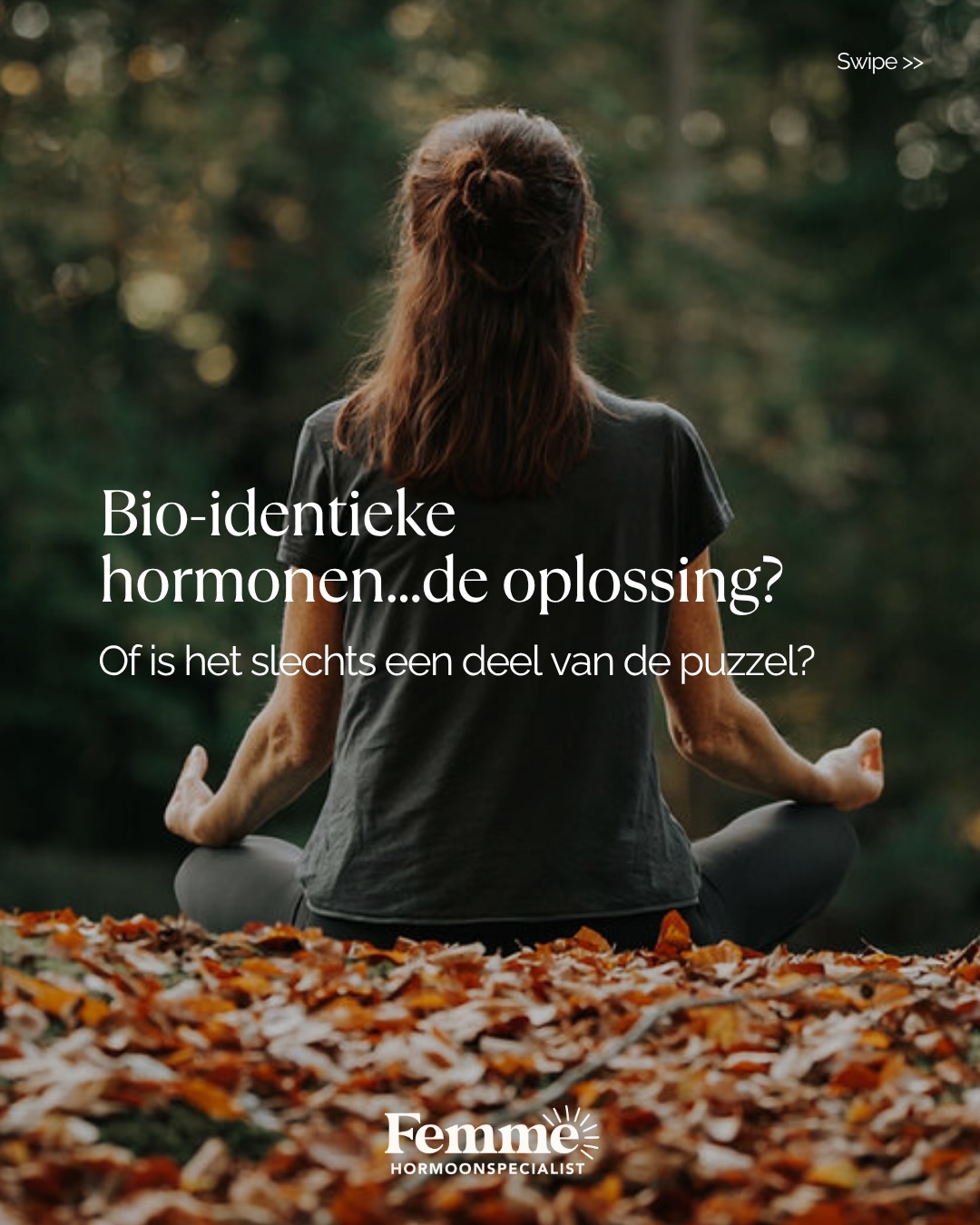 Hormonen slikken zonder je leefstijl aan te pakken?
Zonde van je tijd.
Ja, ik zeg het.
Want hoewel bio-identieke hormonen ontzettend waardevol kunnen zijn…
zijn ze geen magische oplossing.
Wat ik als orthomoleculair therapeut en leefstijlcoach dagelijks zie:
Vrouwen die starten met hormonen
maar hun klachten blijven houden.
Waarom?
Omdat de basis niet klopt.
👉 Bloedsuiker die alle kanten op gaat
👉 Chronische stress (hallo cortisol)
👉 Slechte slaap
👉 Weinig beweging
En je hormonen?
Die reageren daar direct op.
Dus ja bio-identieke hormonen kunnen je helpen.
Maar pas écht als je ze combineert met de juiste leefstijl.
Dán zie ik in mijn praktijk:
✨ rust in het lichaam
✨ stabielere energie
✨ minder klachten
Niet óf-óf.
Maar samen.
Wil je échte hormonale balans?
Begin dan niet bij de quick fix…
Maar bij je basis.
Van daaruit kun je gericht ondersteunen.
Benieuwd waar jouw grootste winst zit?
Stuur me “HORMOON” in een DM 💌
#hormoneninbalans #perimenopauze #hormoonsuppletie #gezondeleefstijl #orthomoleculair